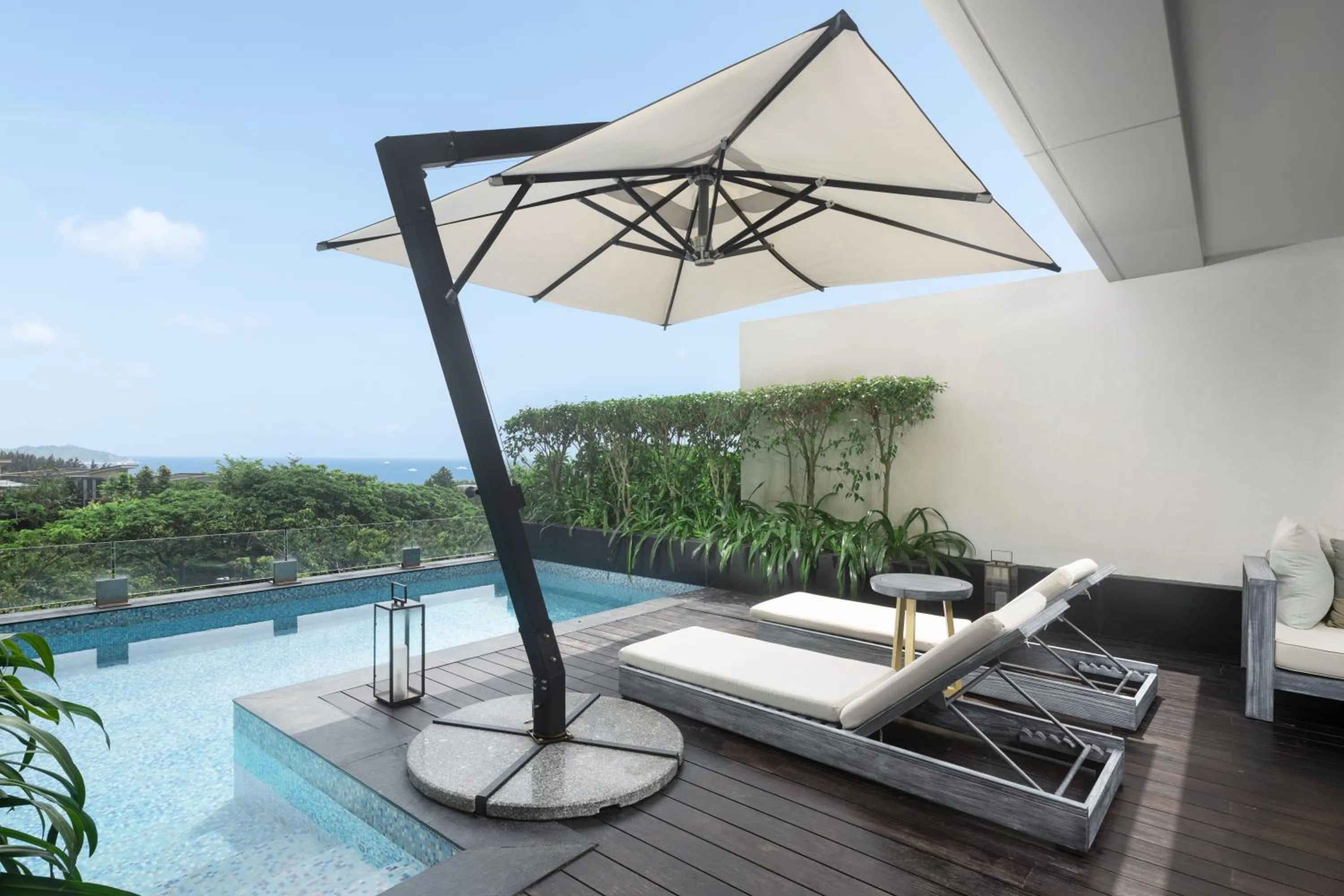 Balcony/Terrace in Rosewood Sanya