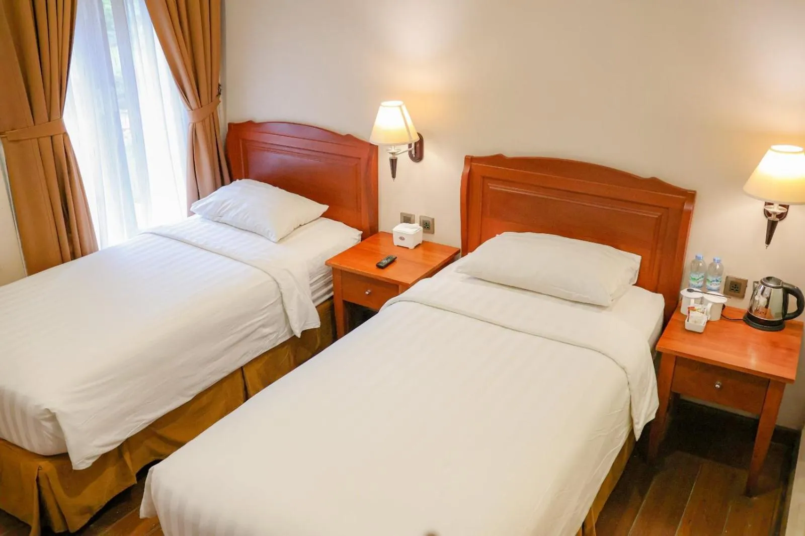 Bedroom, Bed in Thong's Inn Hotel Kualanamu