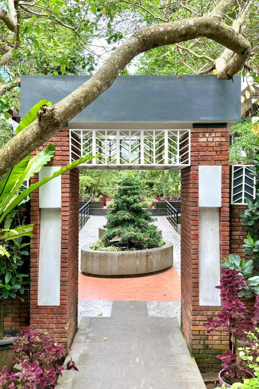 Garden view in Thong's Inn Hotel Kualanamu