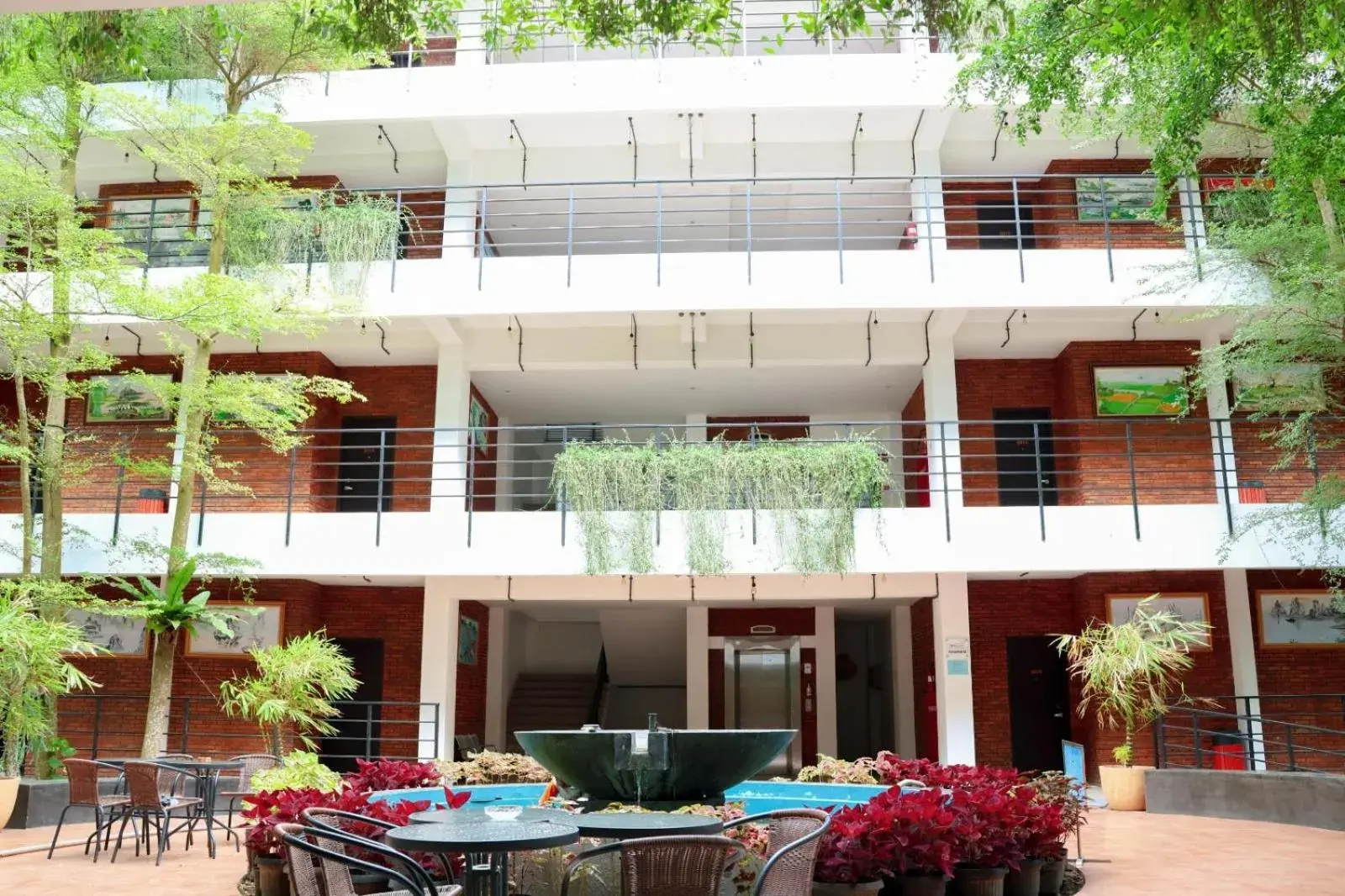 Property building in Thong's Inn Hotel Kualanamu Property building in Thong's Inn Hotel Kualanamu