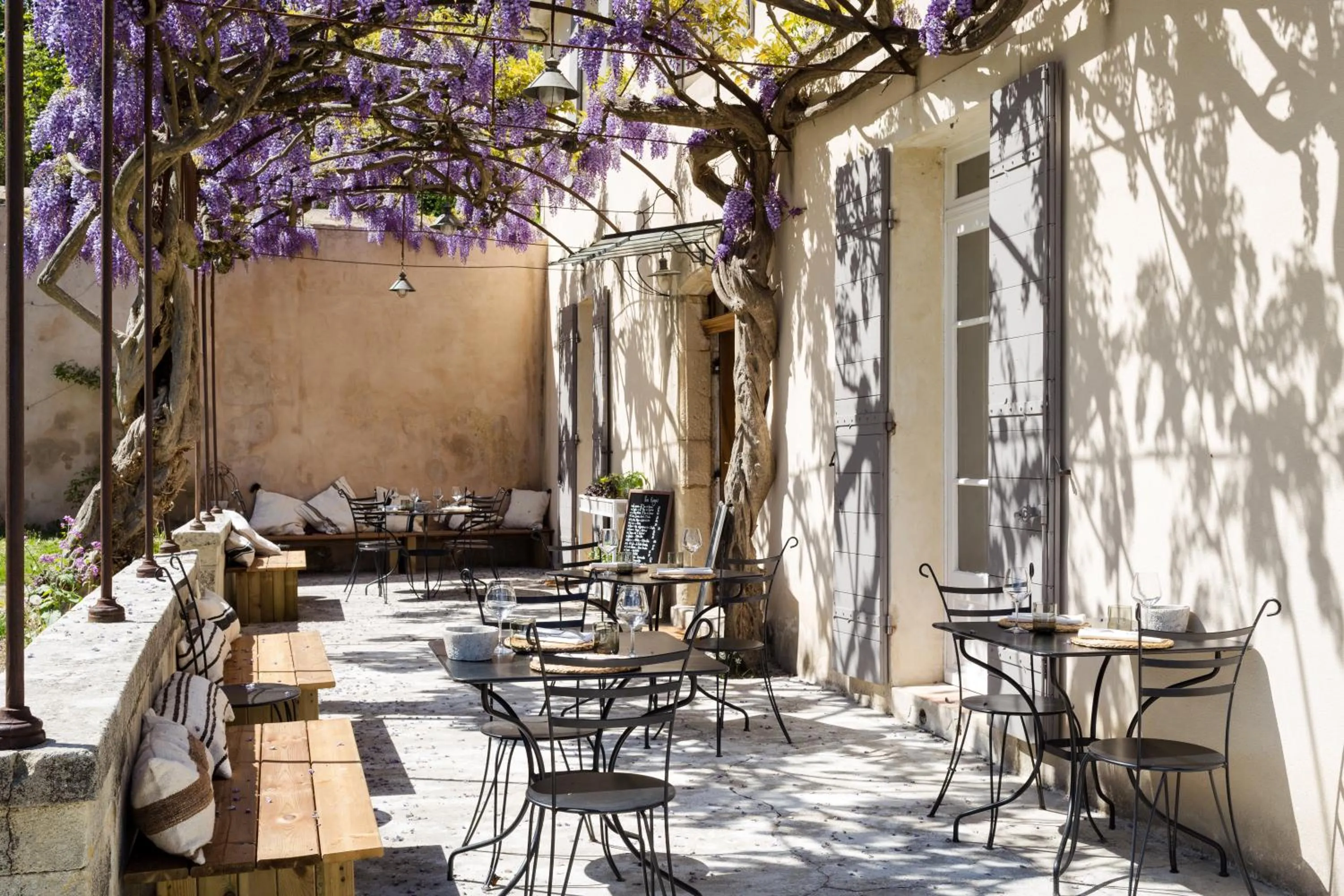 Patio in Le Pont de L'orme