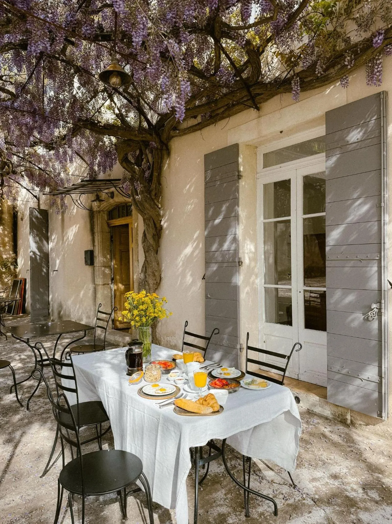 Food and drinks in Le Pont de L'orme
