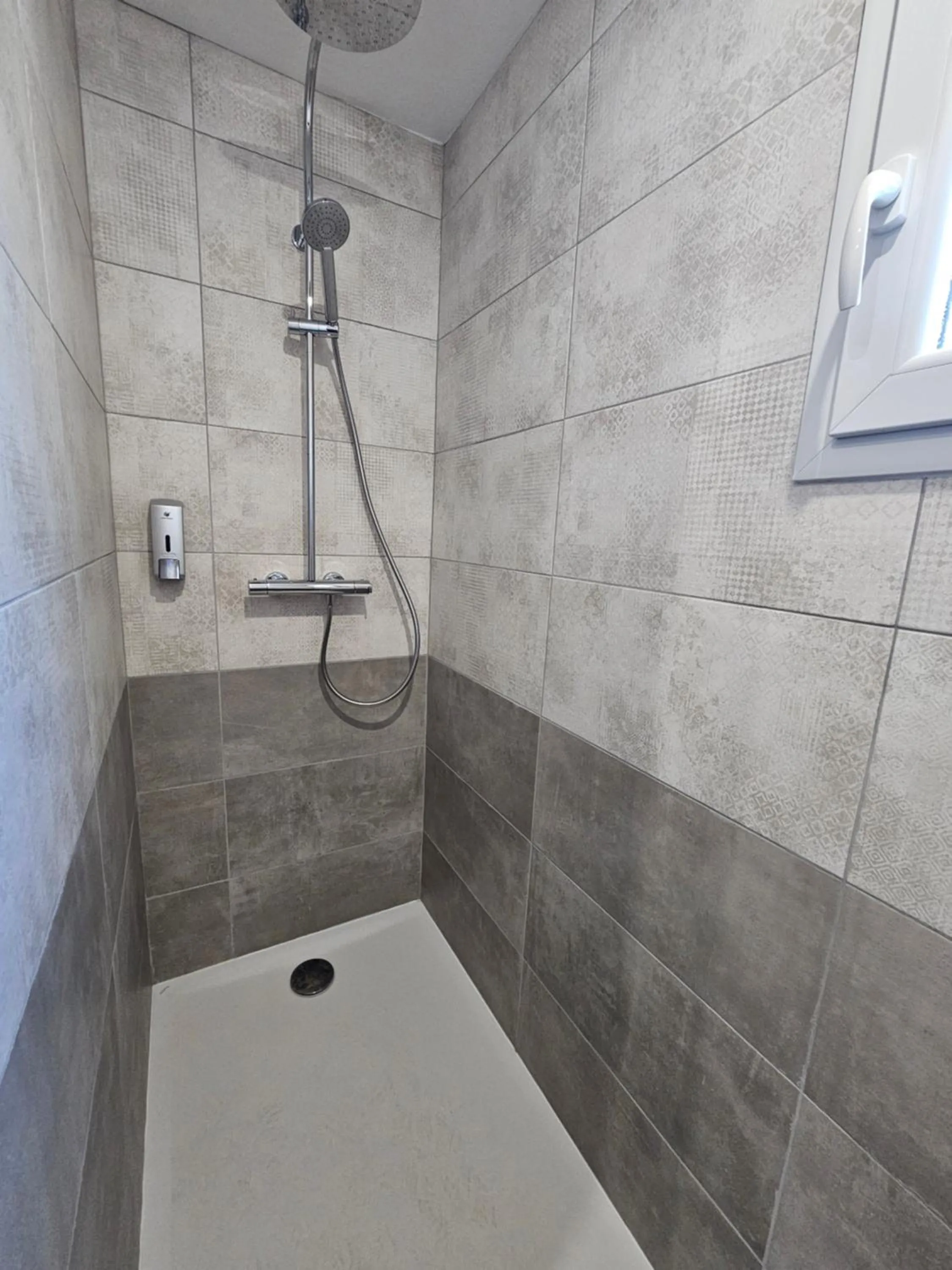 Shower in La Casa del Arti - Chambres d'hôtes - B&B - Piscine chauffée