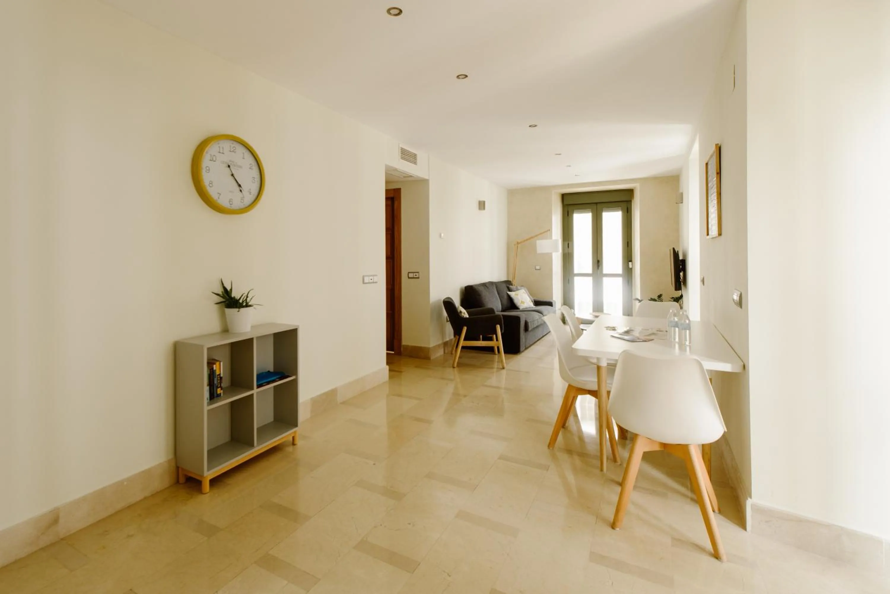 Decorative detail in 1E Azofaifo St Apartment
