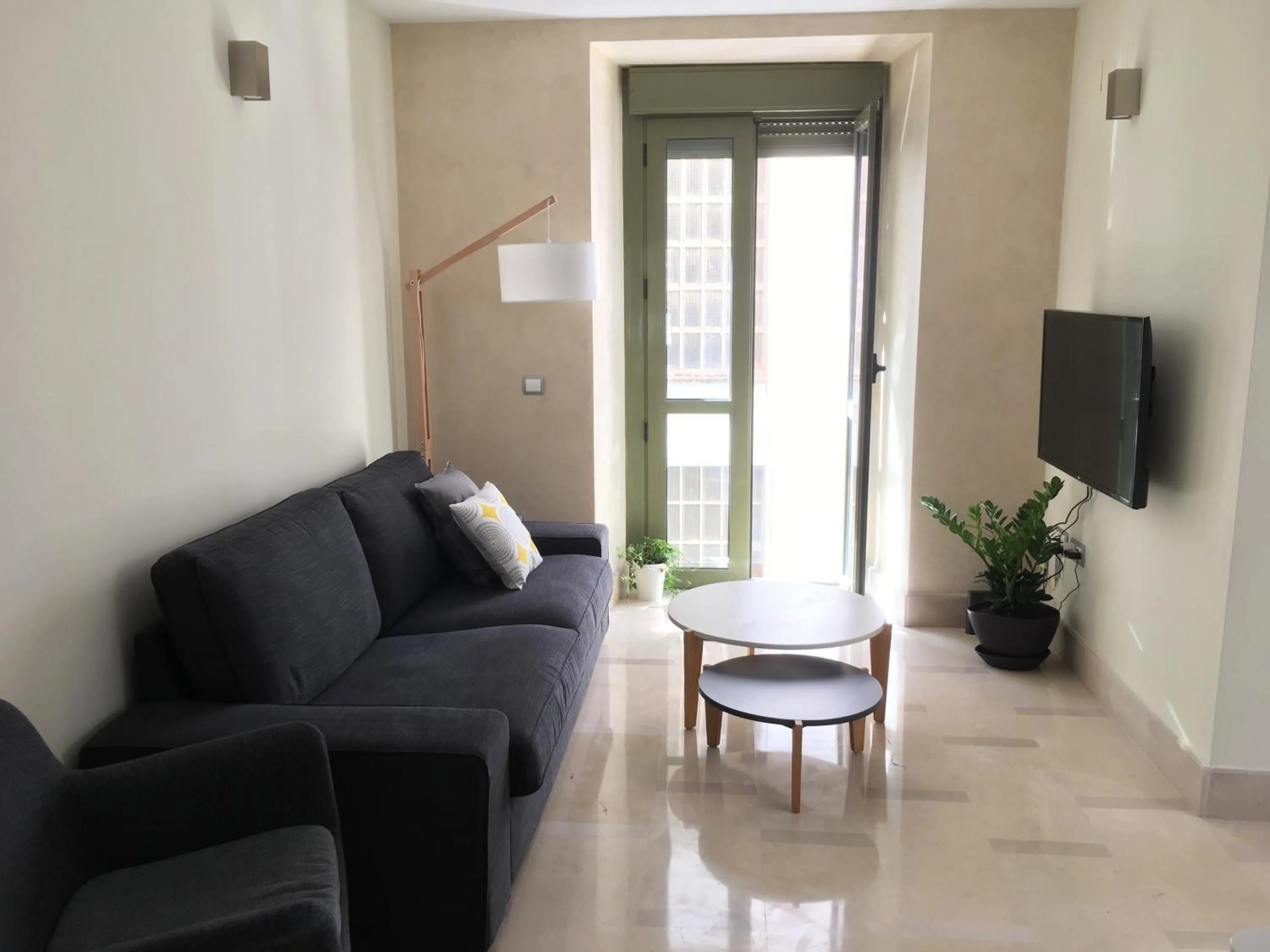 Living room in 1E Azofaifo St Apartment