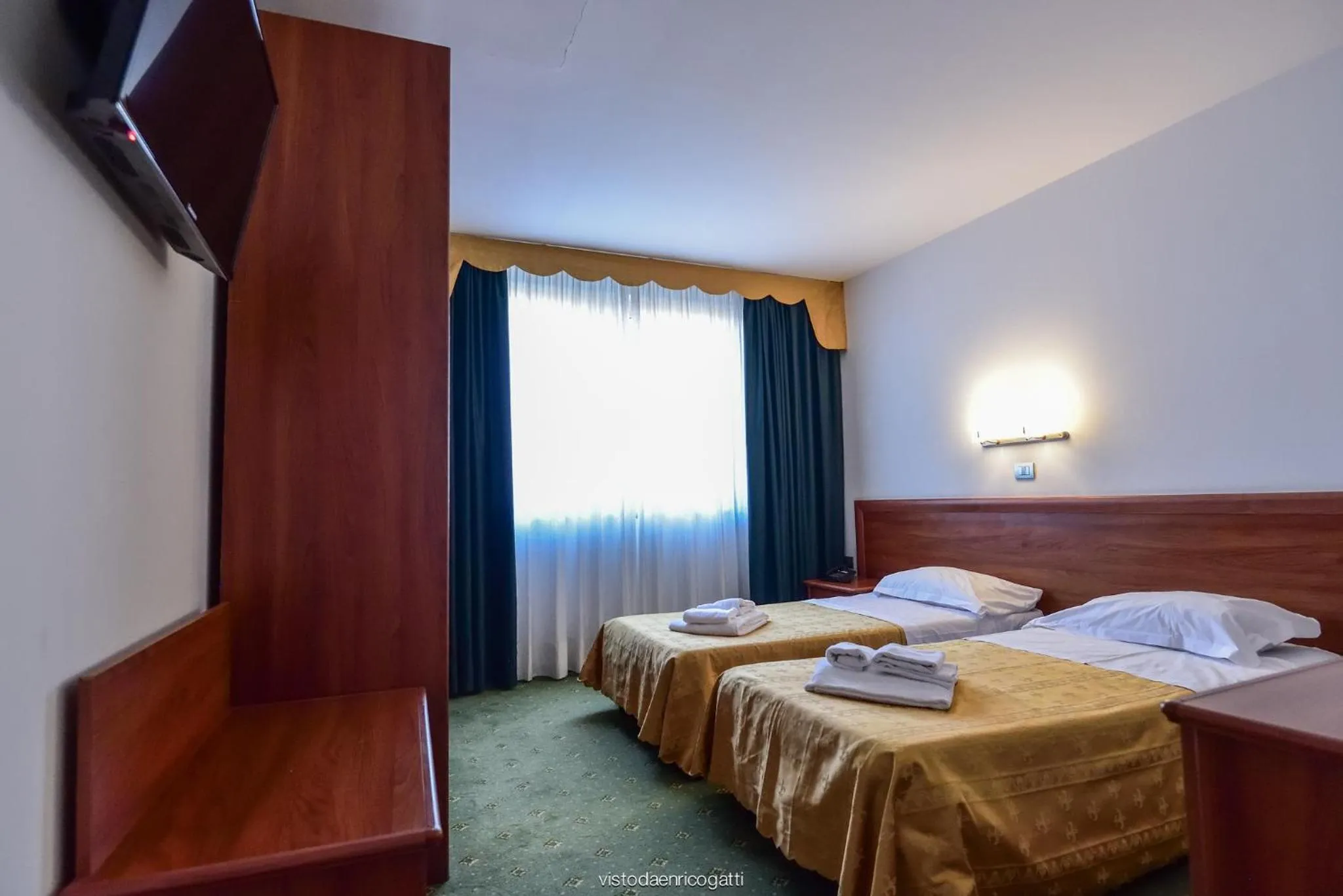 TV and multimedia, Bed in Standard Hotel Udine
