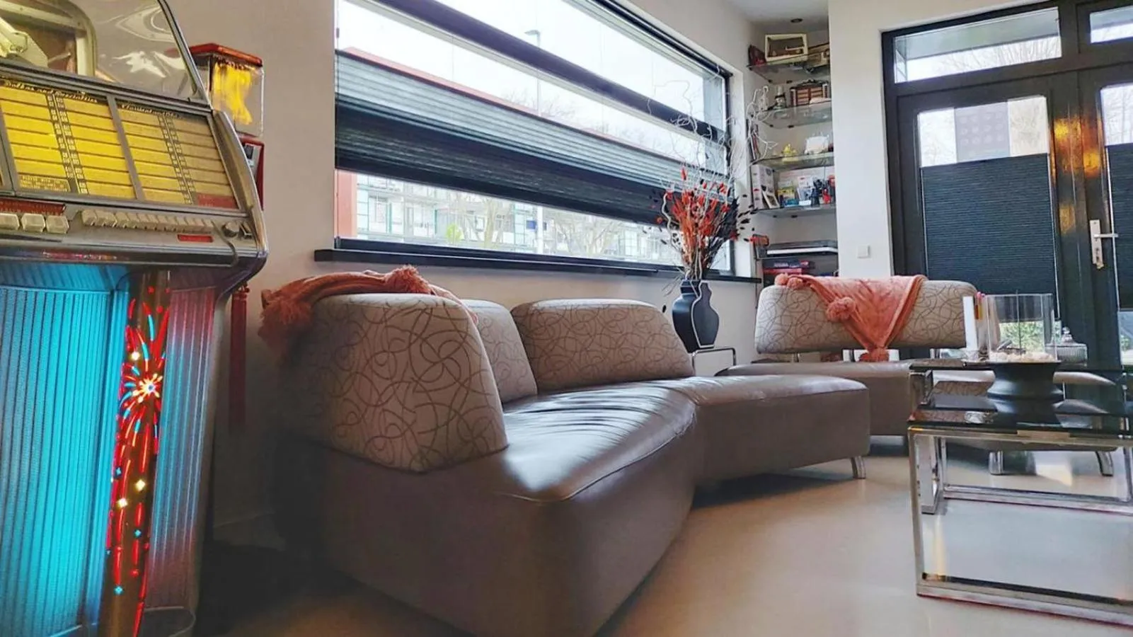 Paradise Amsterdam bungalow of 80 m2 with private pool - inclusive, breakfast, parking, use of bikes, tourist tax and much more