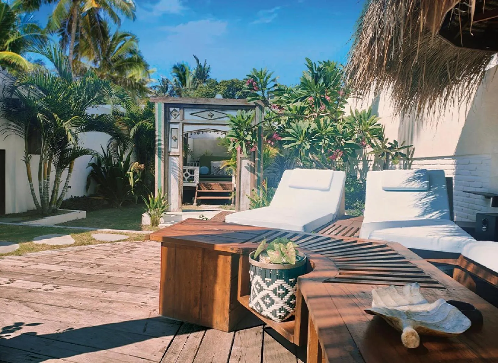 Garden in The White Key Luxury Villas