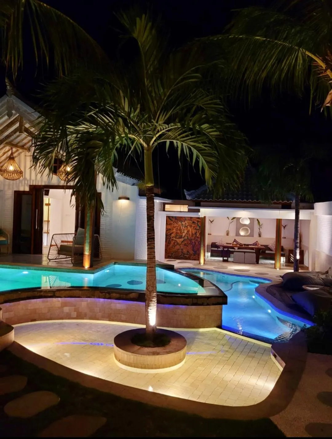 Swimming pool in The White Key Luxury Villas