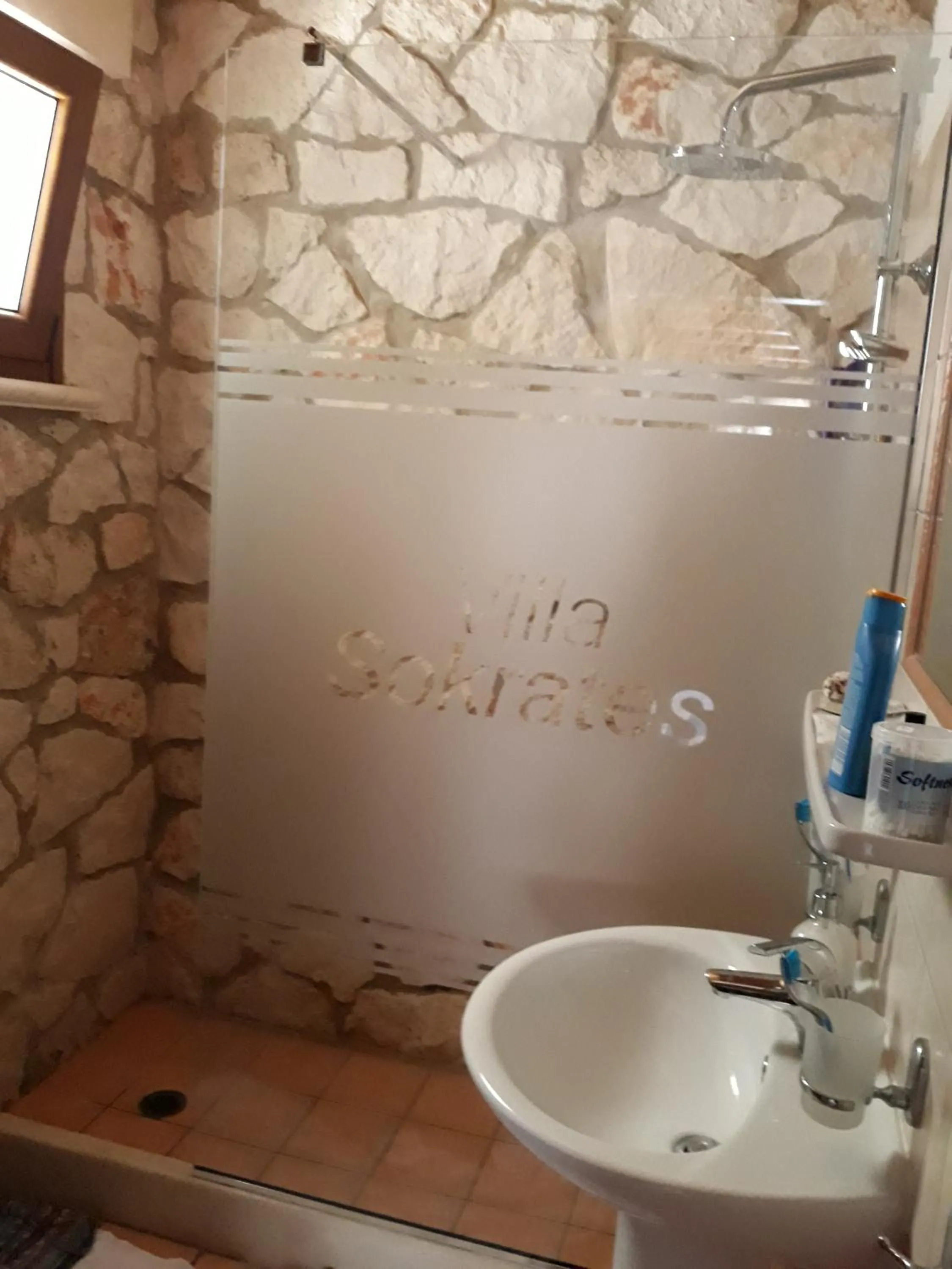 Shower in Villa Socrates