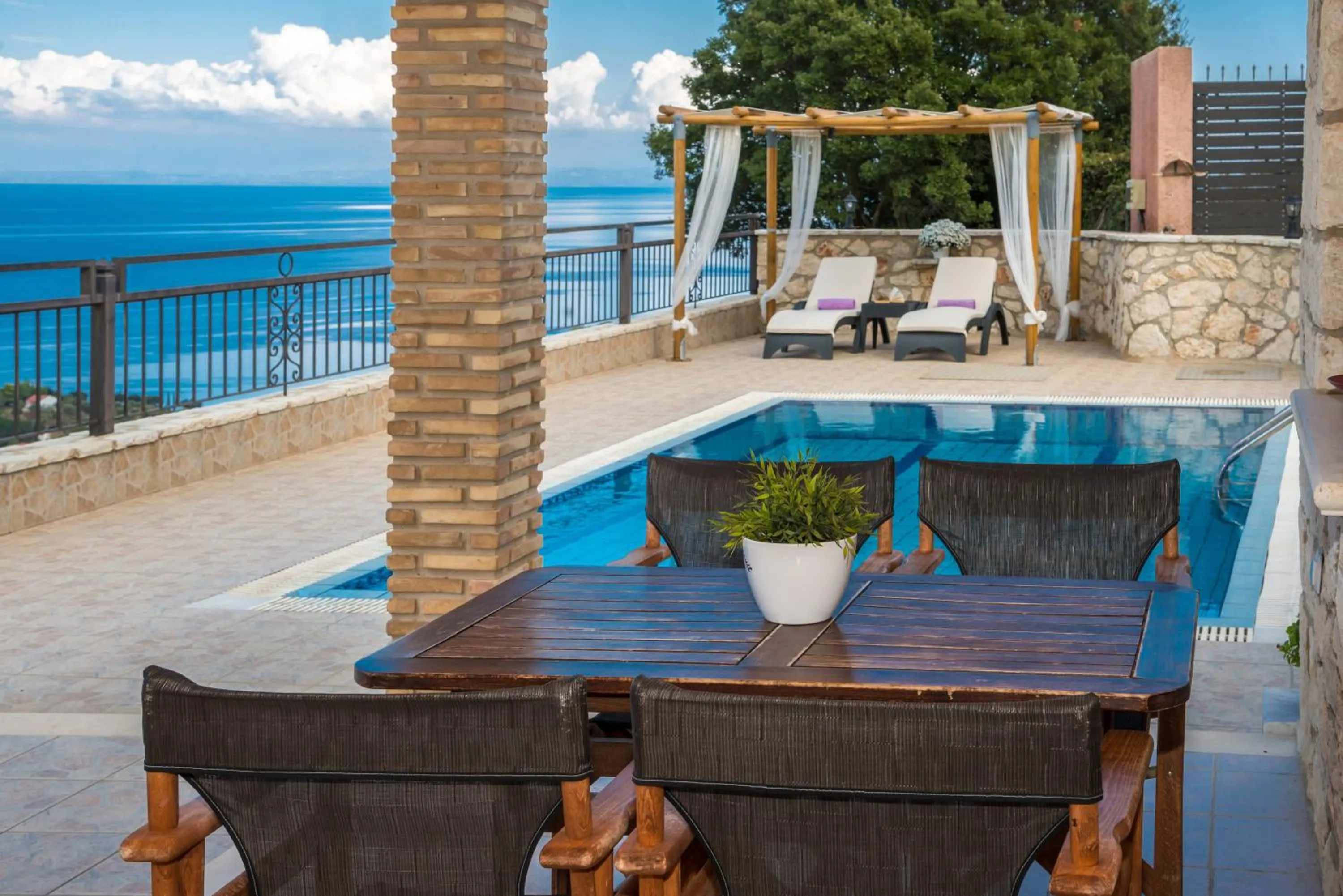 Balcony/Terrace in Villa Socrates