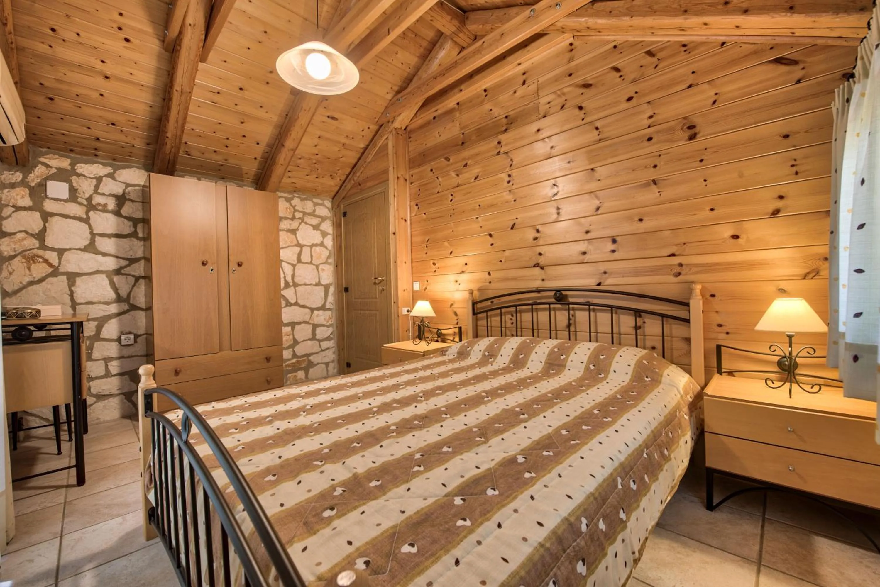 Bedroom, Bed in Villa Socrates