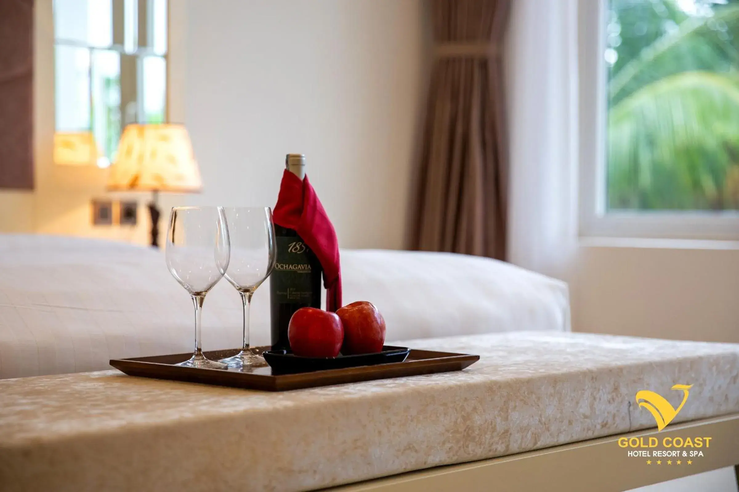 Food and drinks, Bed in Gold Coast Hotel Resort & Spa Food and drinks, Bed in Gold Coast Hotel Resort & Spa