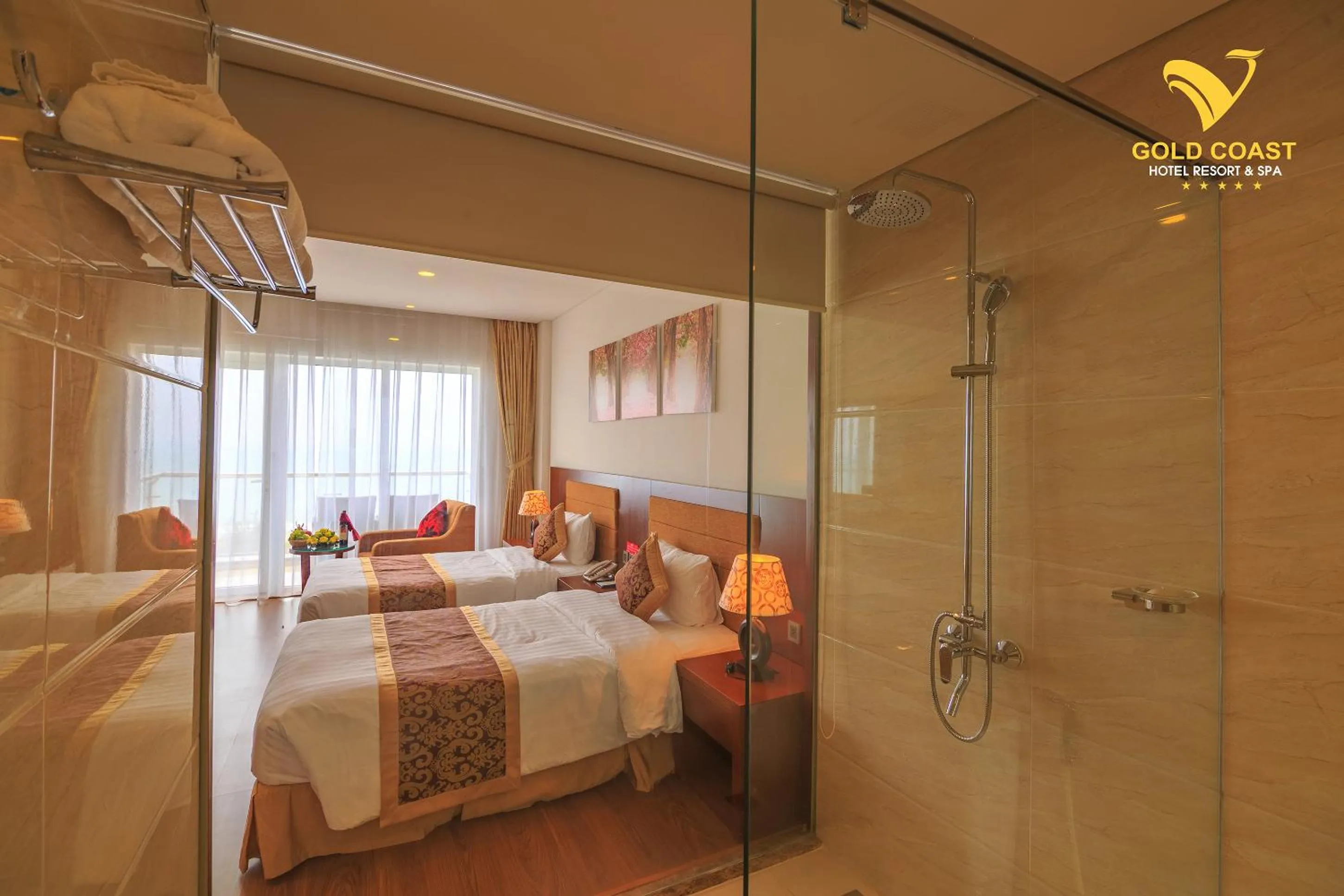 Bathroom, Bed in Gold Coast Hotel Resort & Spa