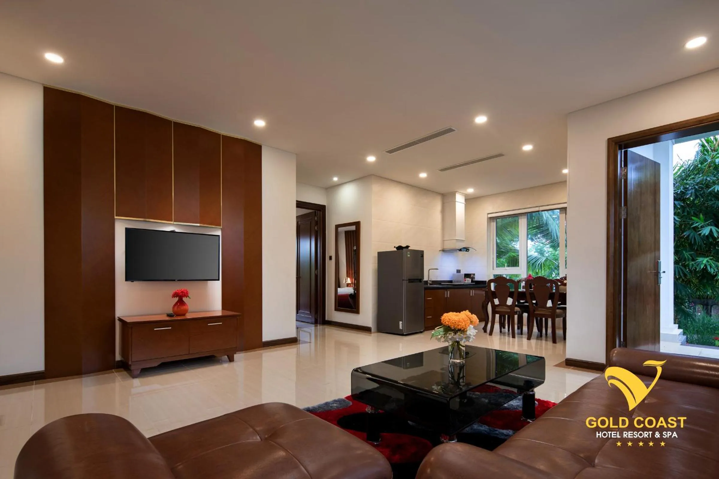 TV and multimedia in Gold Coast Hotel Resort & Spa