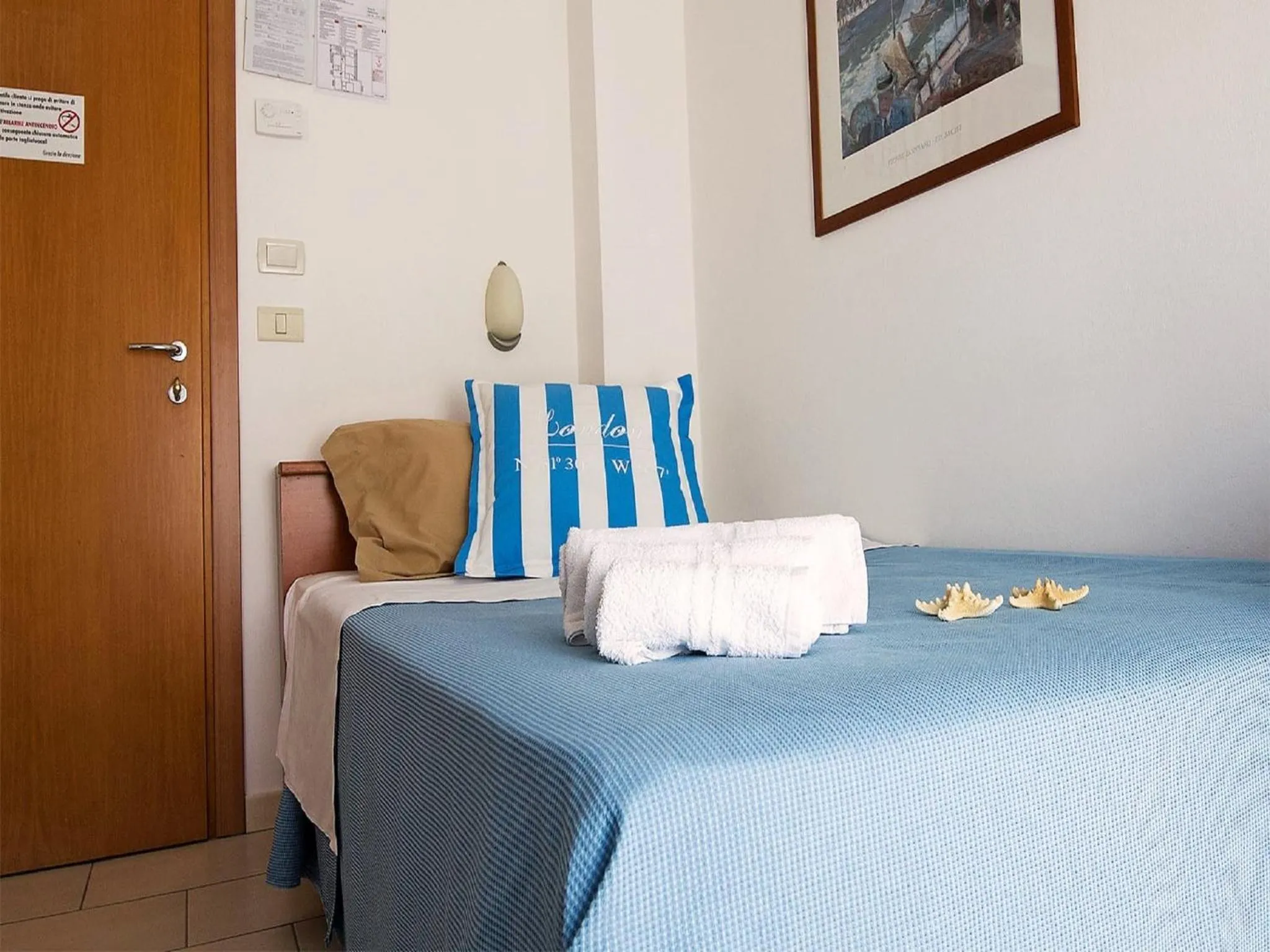 Bedroom, Bed in Hotel Taormina