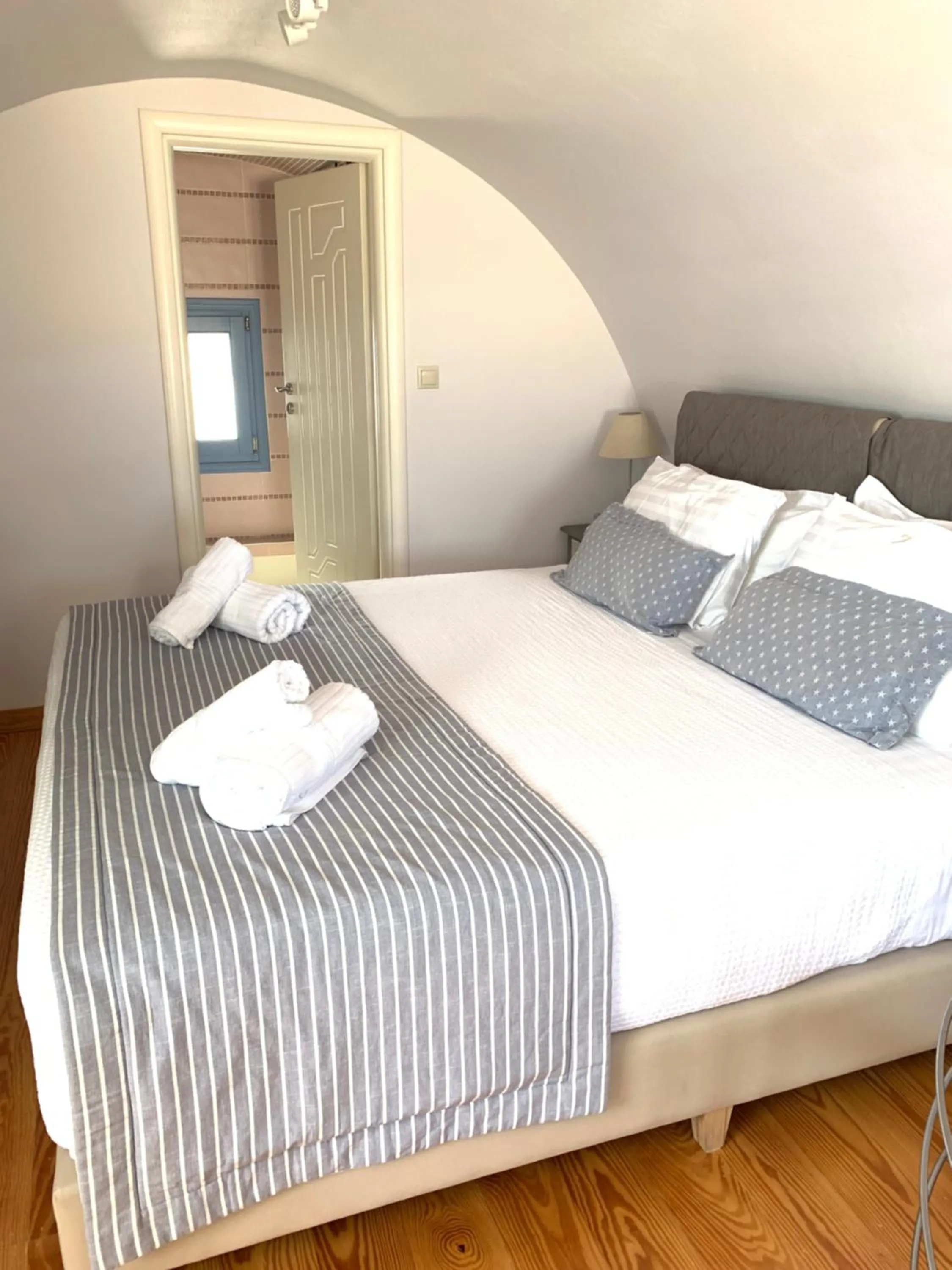 Photo of the whole room, Bed in Modus Vivendi Villas