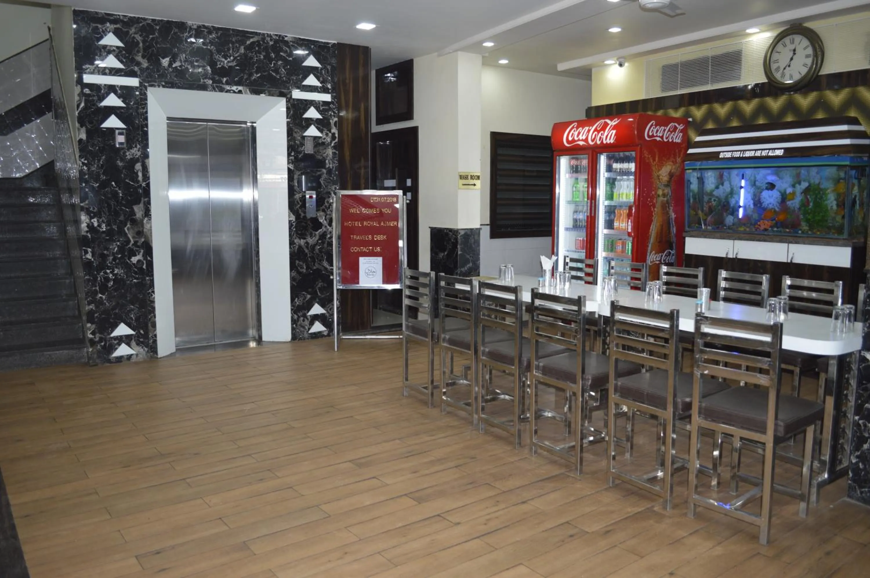 Restaurant/places to eat in Hotel Royal Ajmer