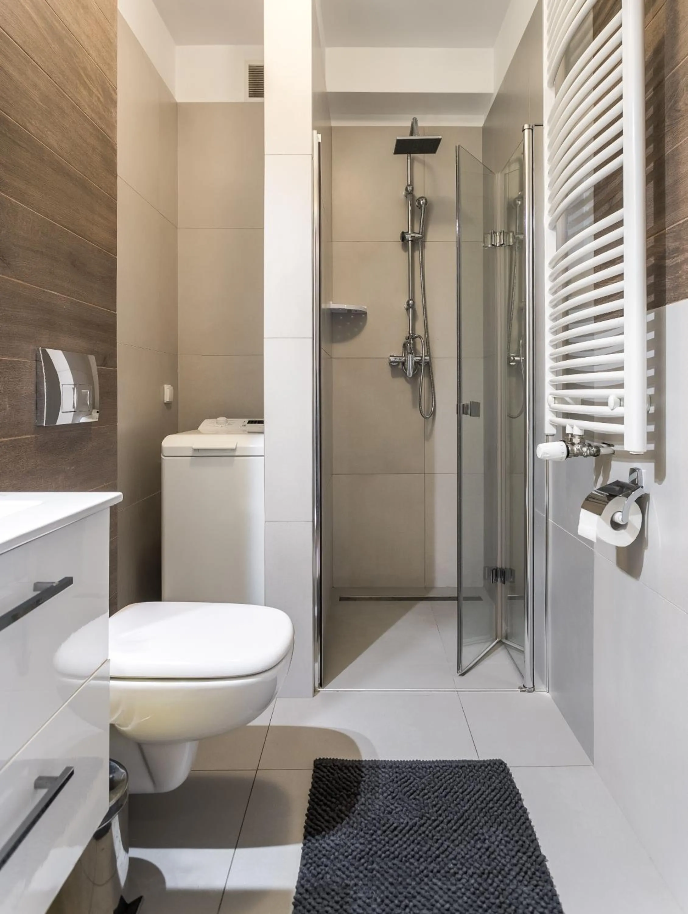 Bathroom in Ariańska Apartment - lift & AC
