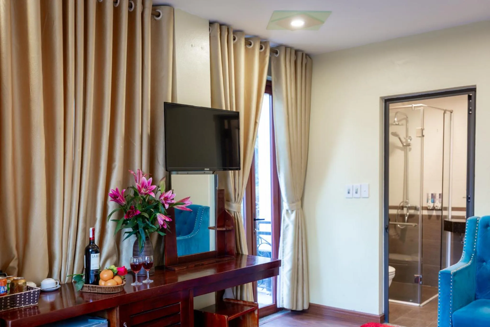 TV and multimedia in Sapa Hidden Gem Hotel & Spa