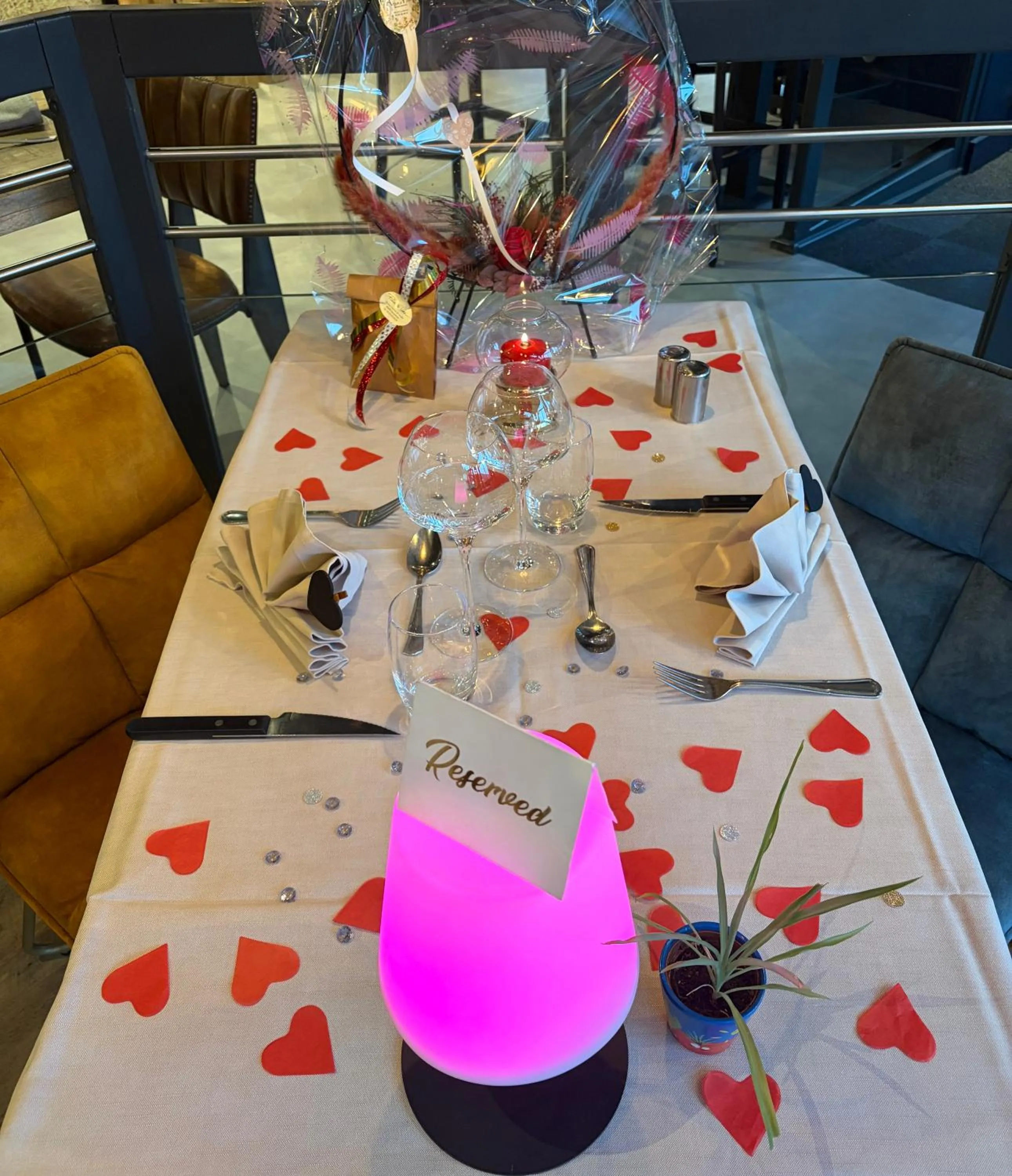 LOGIS HÔTEL, CHALETS et RESTAURANT LES CHATELMINÉS