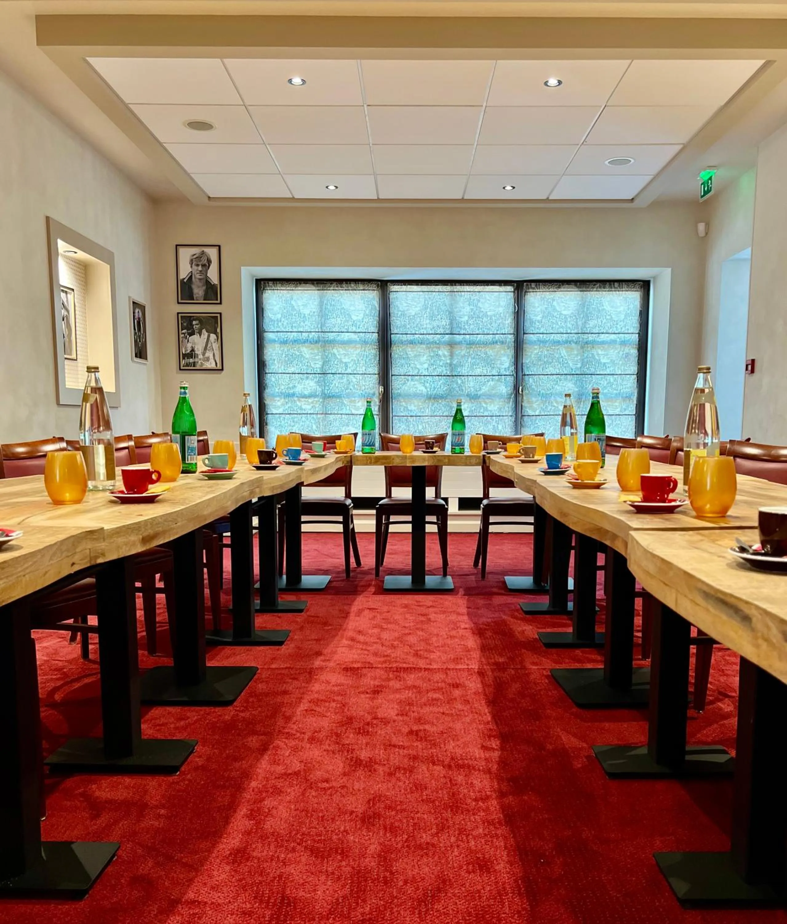 LOGIS HÔTEL, CHALETS et RESTAURANT LES CHATELMINÉS