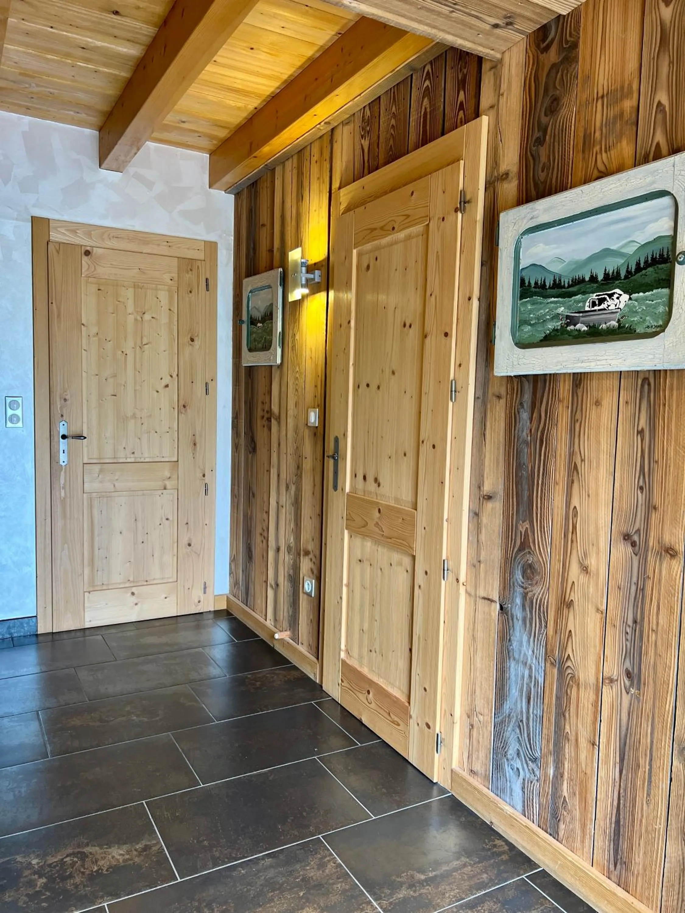 LOGIS HÔTEL, CHALETS et RESTAURANT LES CHATELMINÉS