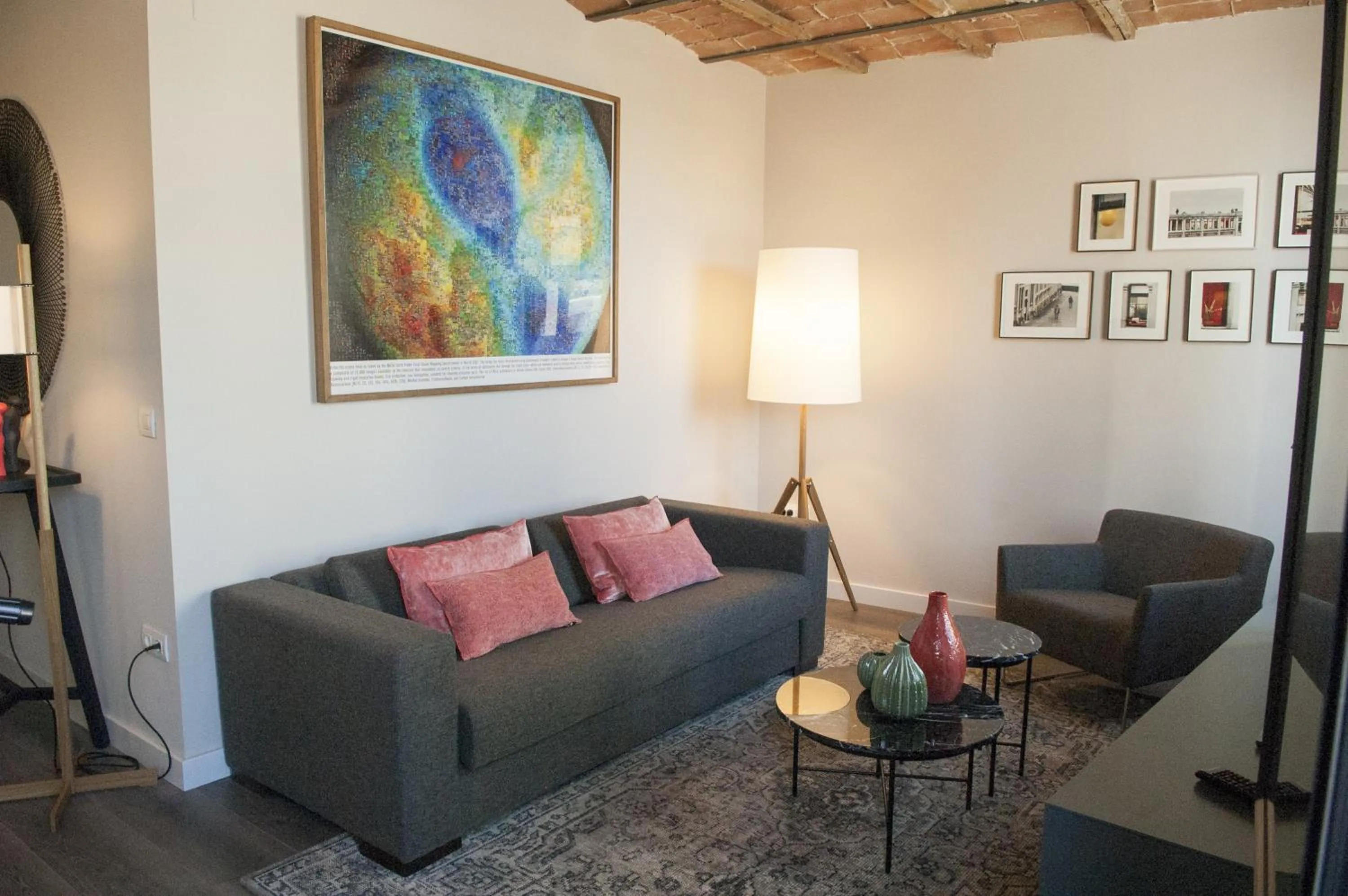 TV and multimedia in Casagrand Luxury Apartments Barcelona