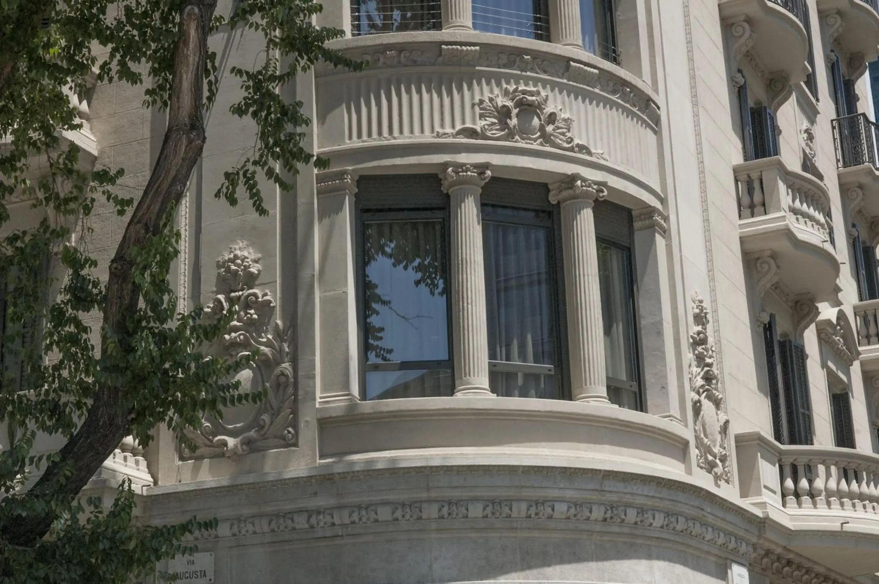 Facade/entrance in Casagrand Luxury Apartments Barcelona Facade/entrance in Casagrand Luxury Apartments Barcelona