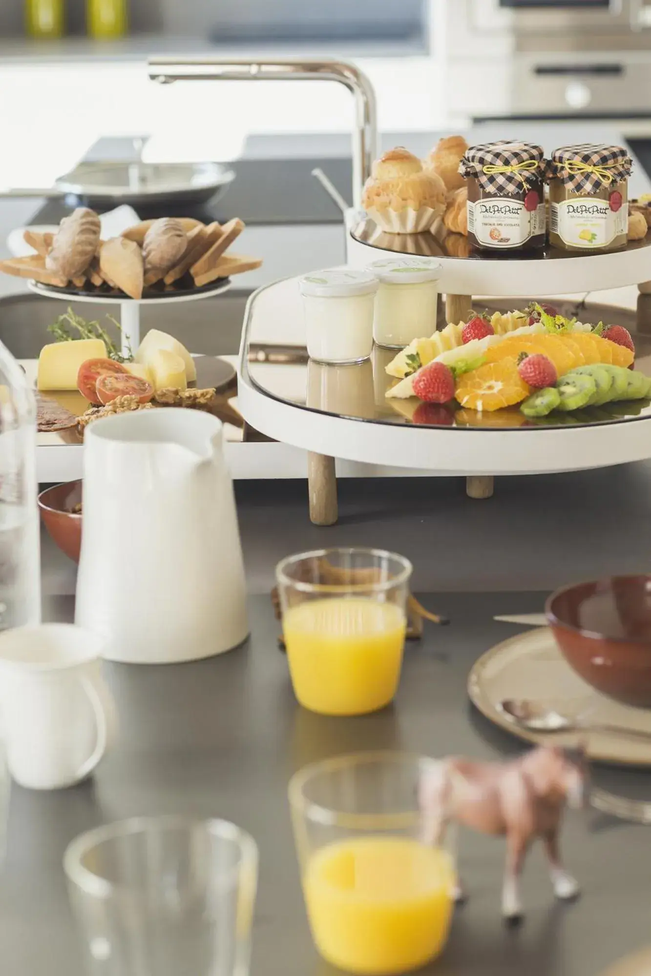 Breakfast in Casagrand Luxury Apartments Barcelona Breakfast in Casagrand Luxury Apartments Barcelona