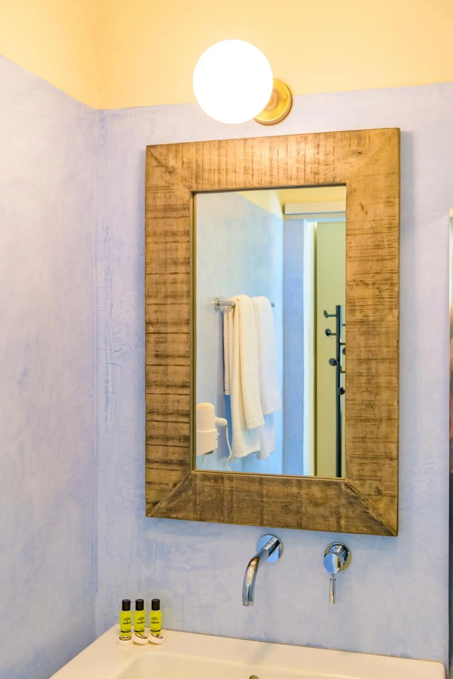 Bathroom in Panas Hotel