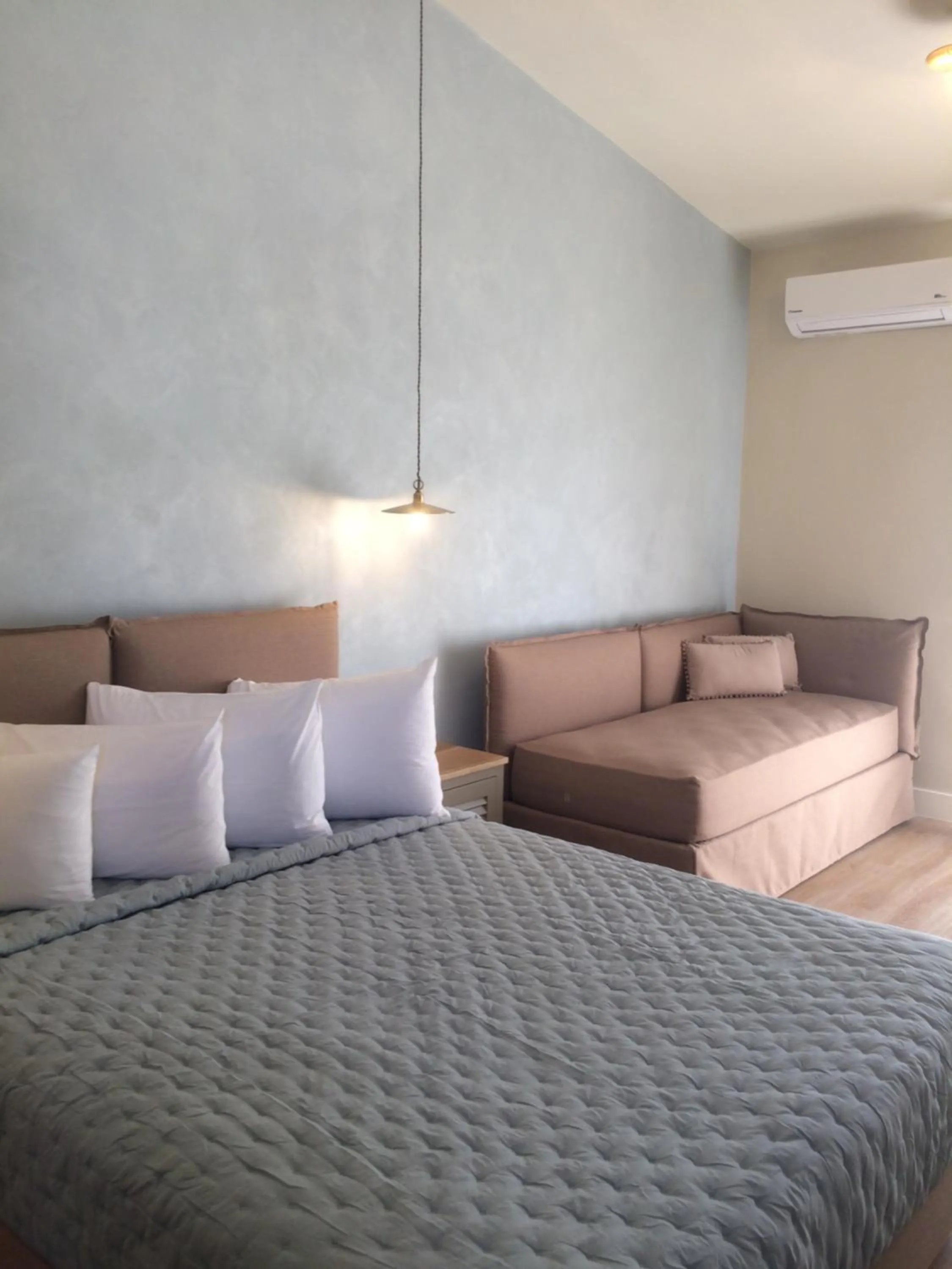 Photo of the whole room, Bed in Panas Hotel