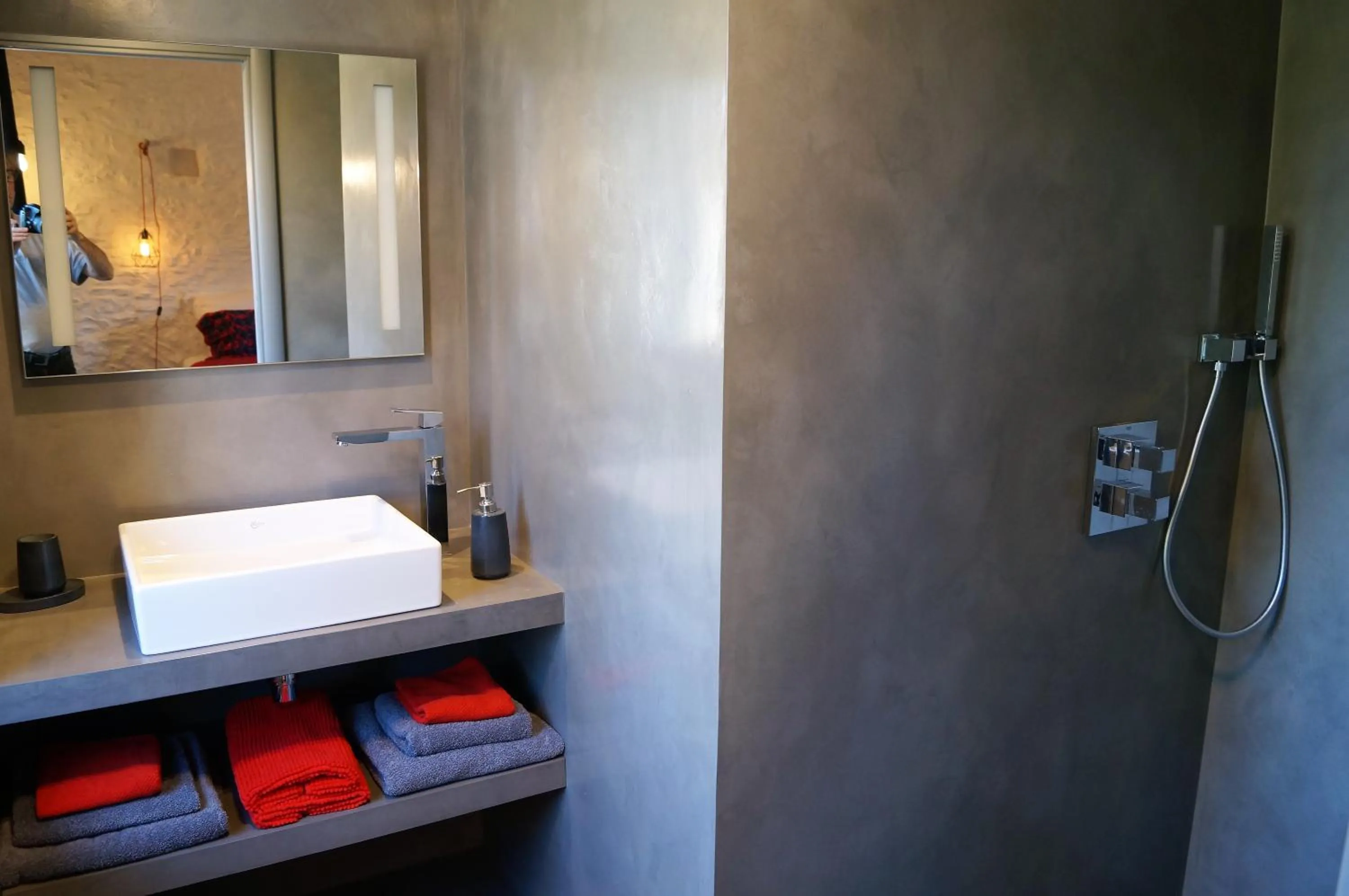 Decorative detail in le mas de colongene