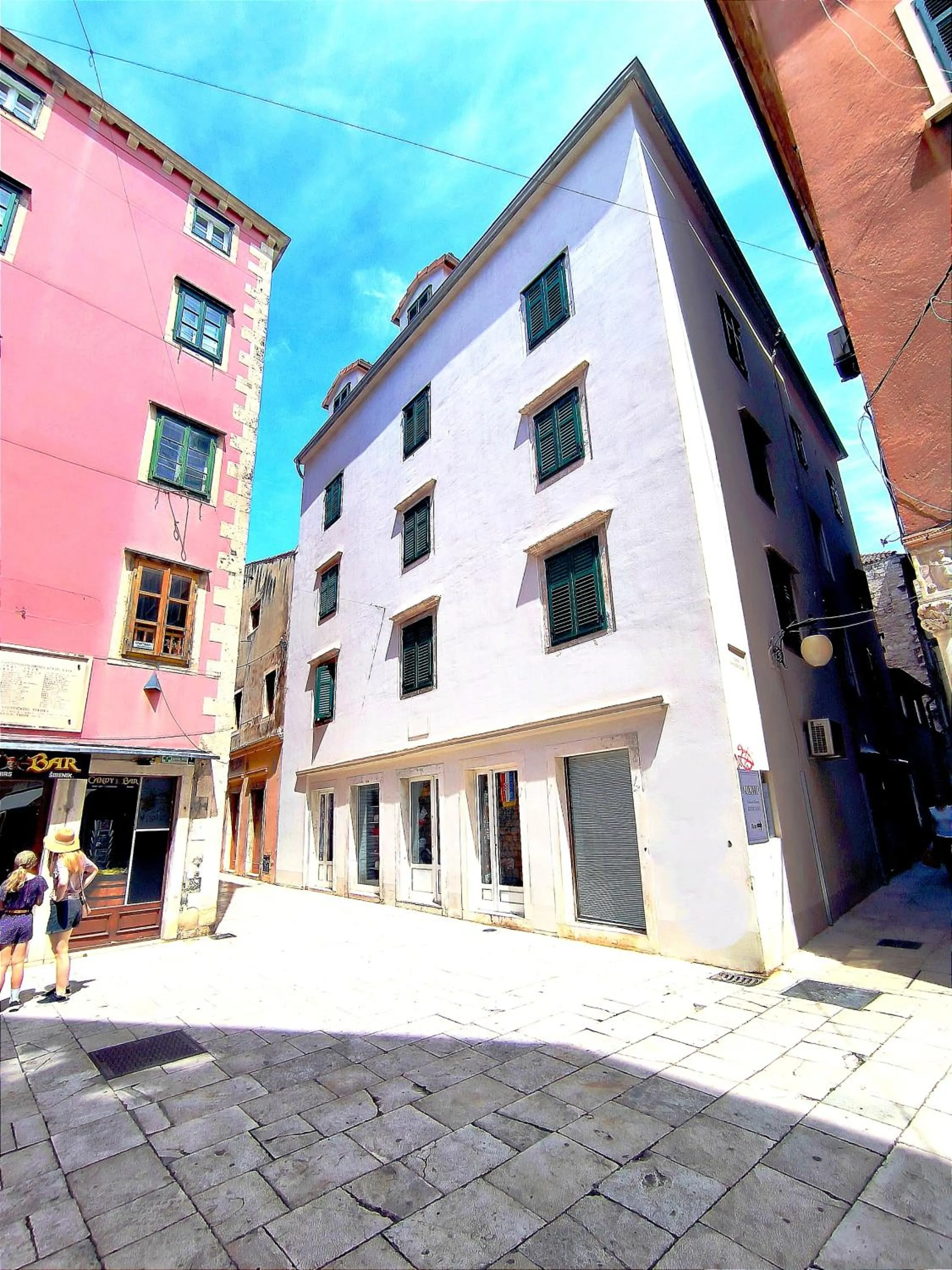 Property building in Rialto luxury rooms and apartments