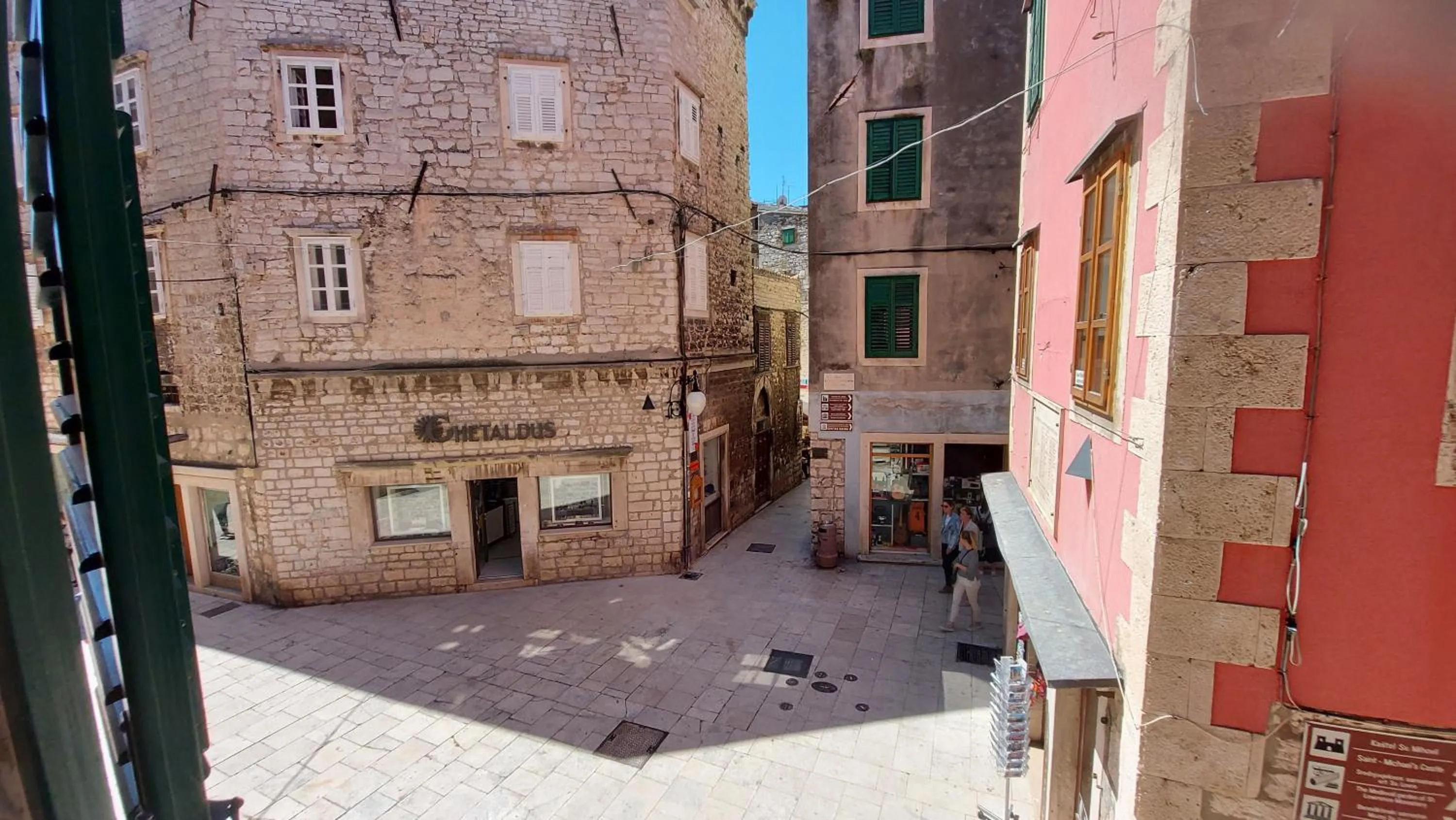 One-Bedroom Apartment - single occupancy in Rialto luxury rooms and apartments