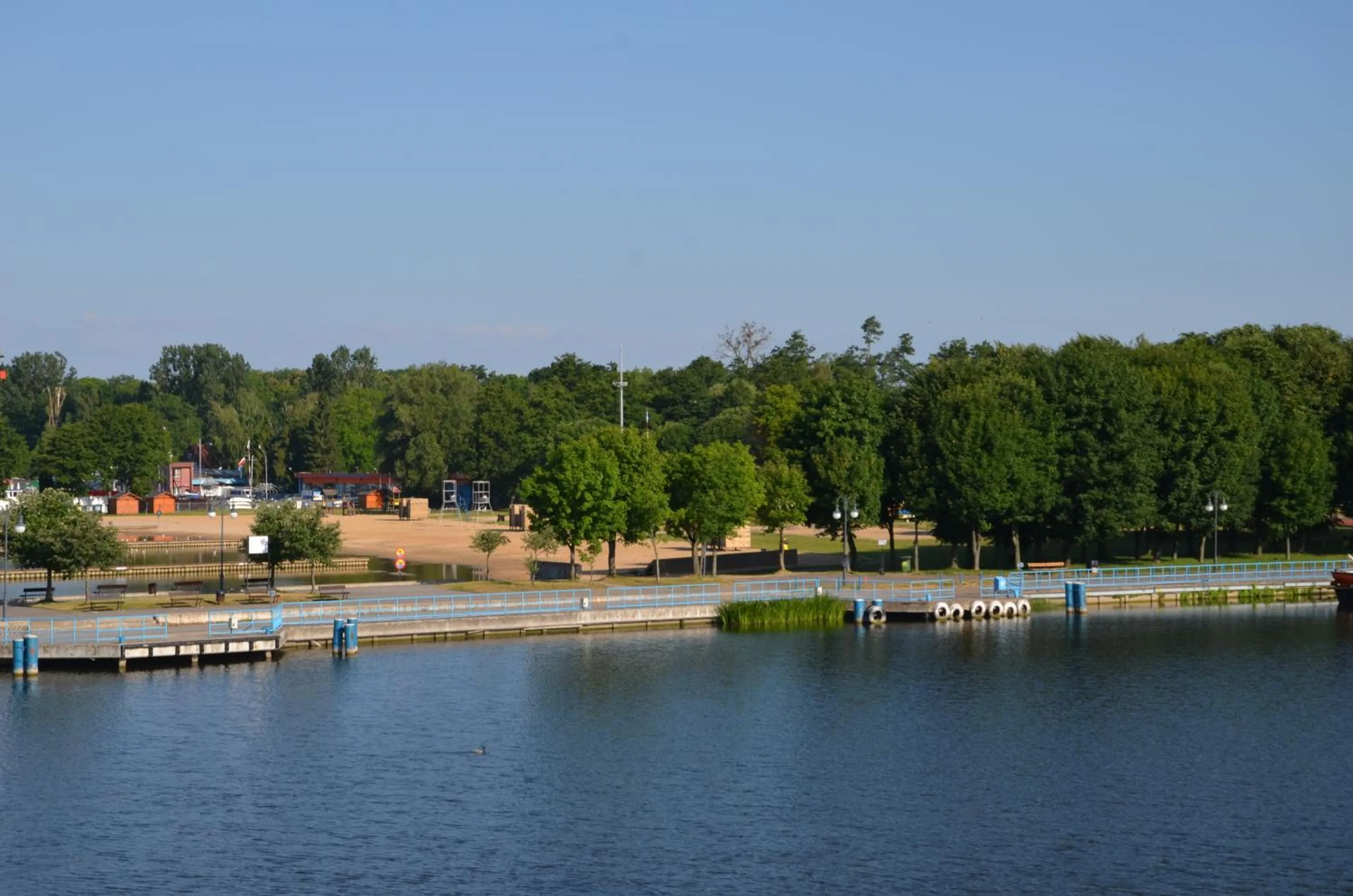 Beach in Luksusowy Apartament przy Plaży Niegocin