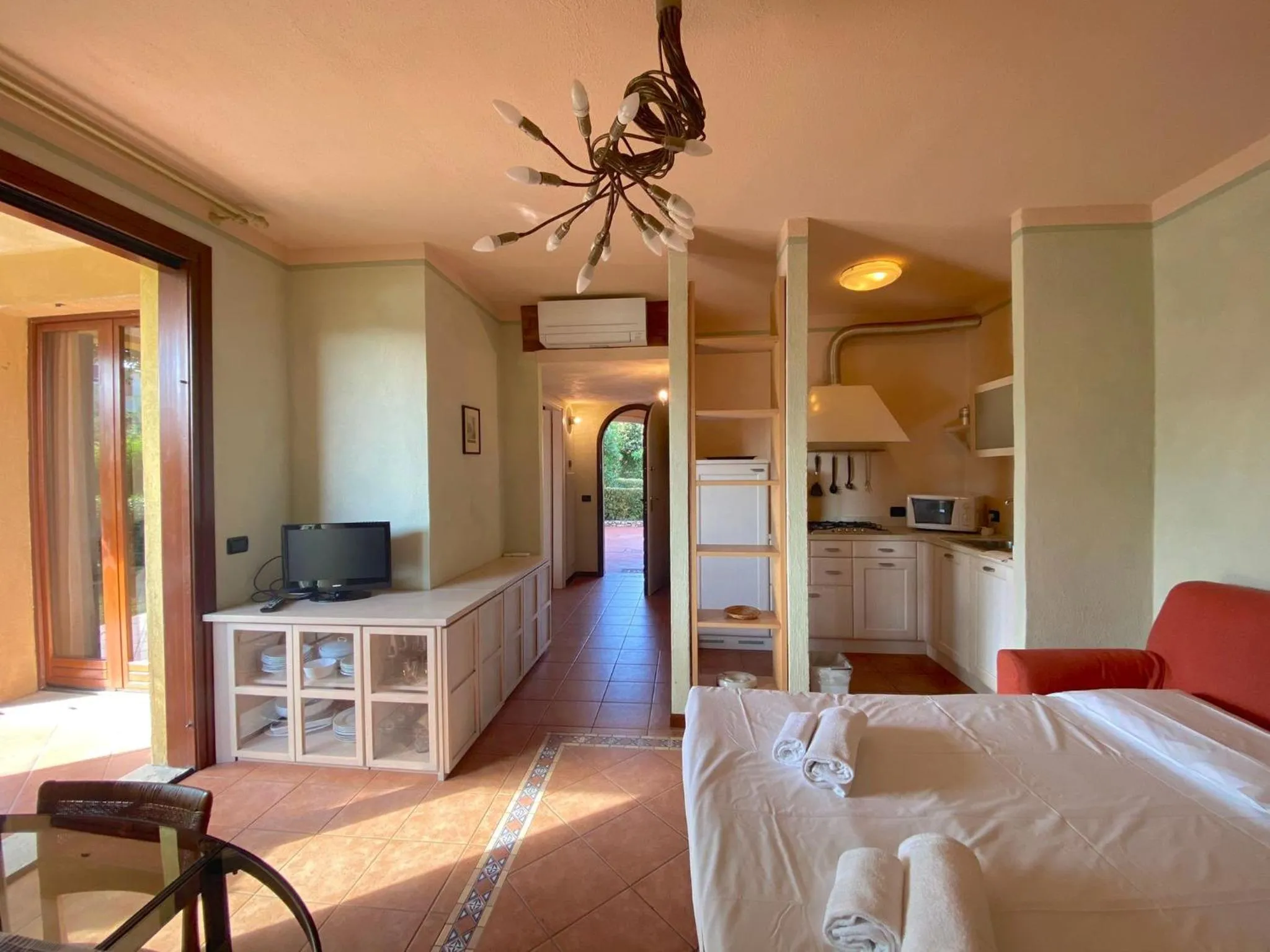 Living room, Bed in Garda Resort Village