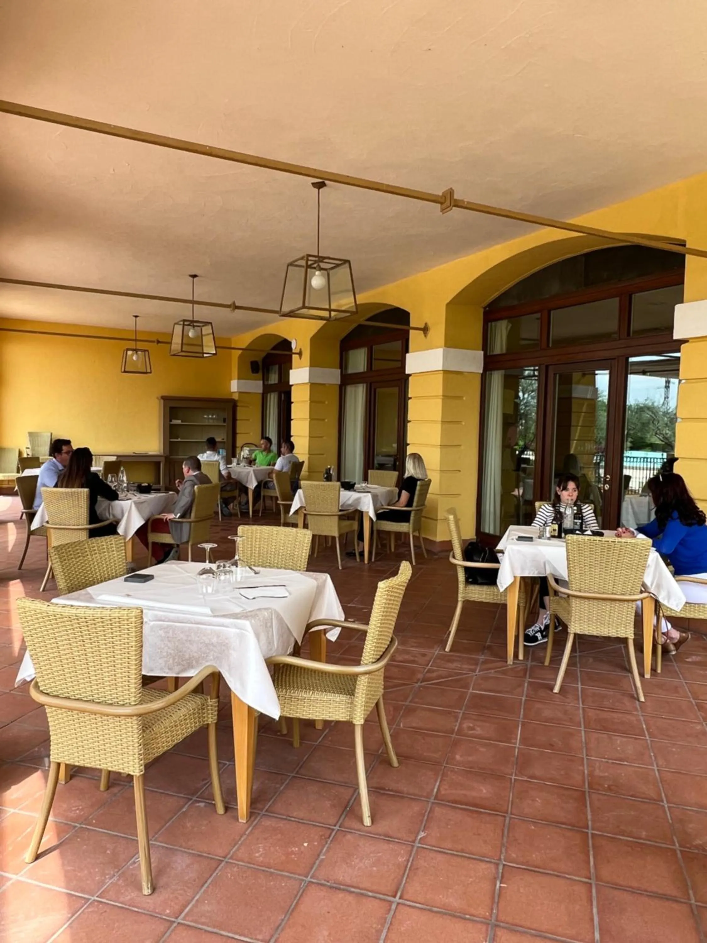 Restaurant/places to eat in Garda Resort Village