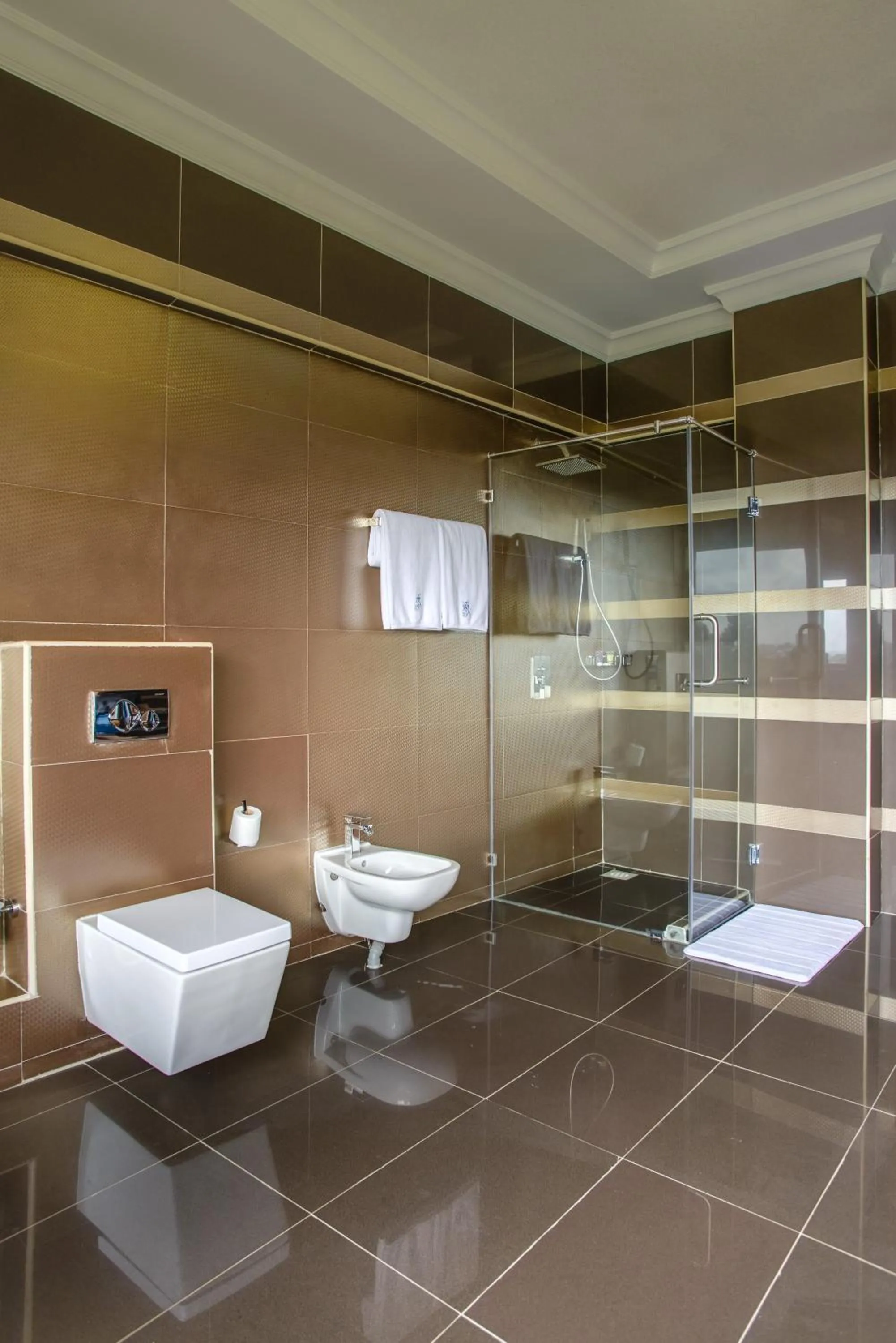 Toilet in GemSuites Riverside Serviced Apartments and Hotel, Nairobi