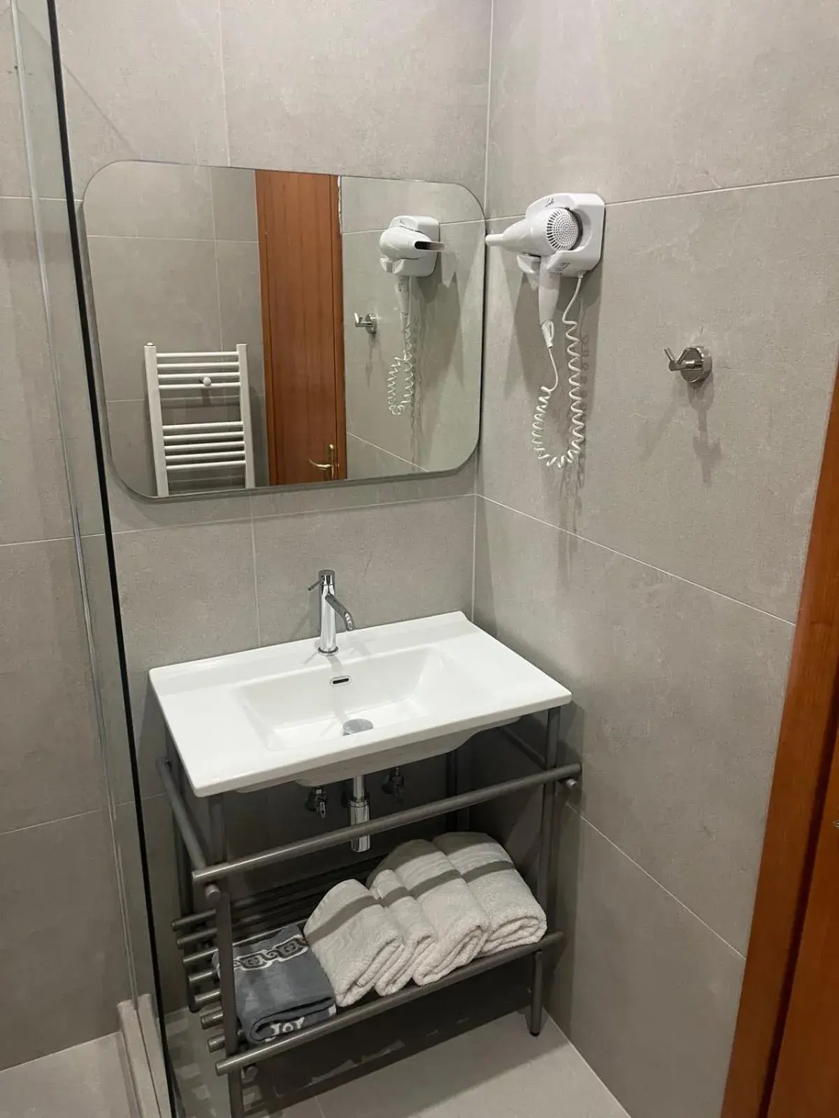 Deluxe Twin Room - single occupancy in Hotel Costis Deluxe Twin Room - single occupancy in Hotel Costis