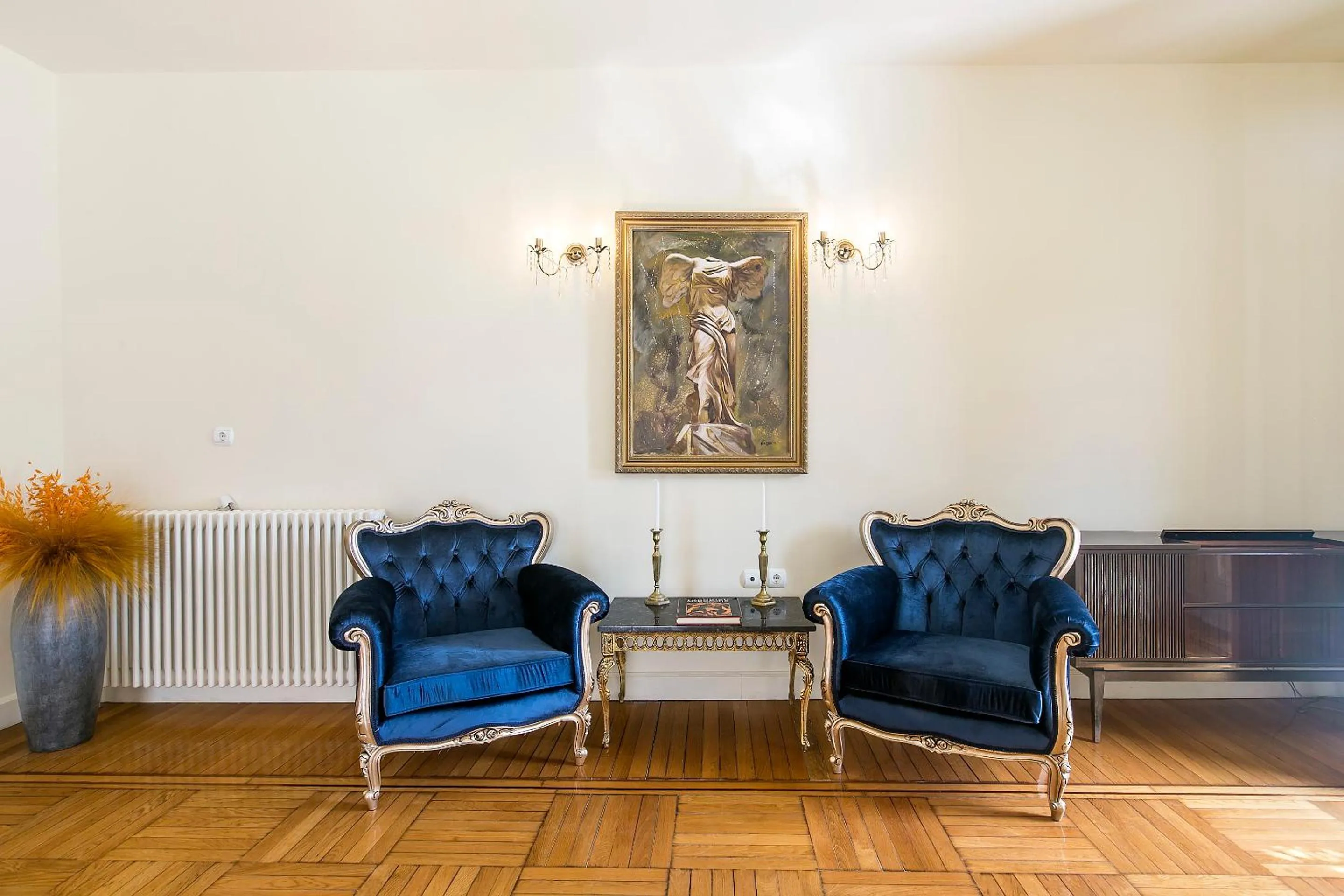 Aerides 3 Luxury Suites