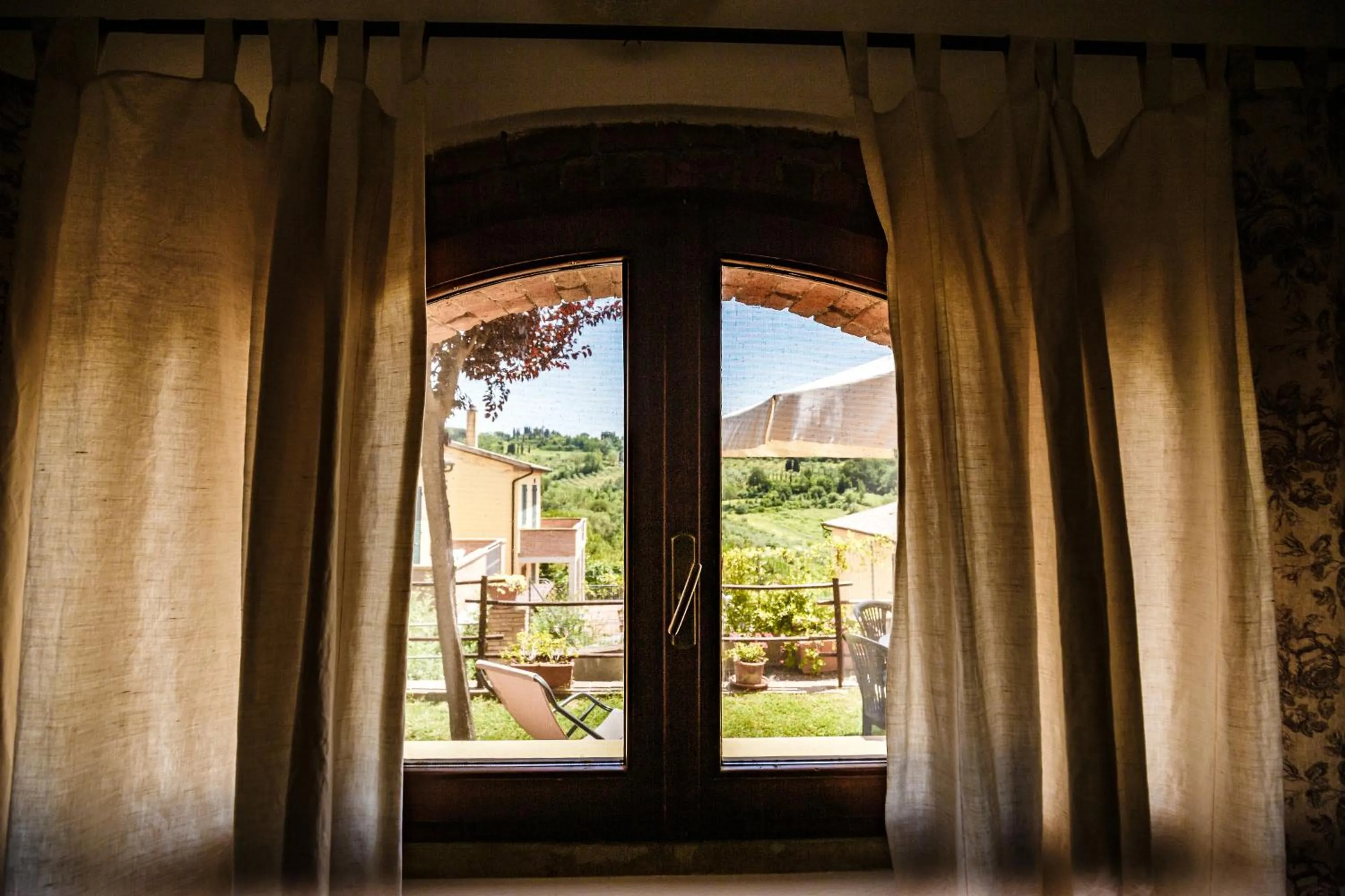 Casetta Luna e Sole Giardino privato e vista Toscana