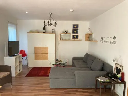 Ferienwohnung Happiness Schlafzimmer 2026 renoviert mit neuem Boxspringbett