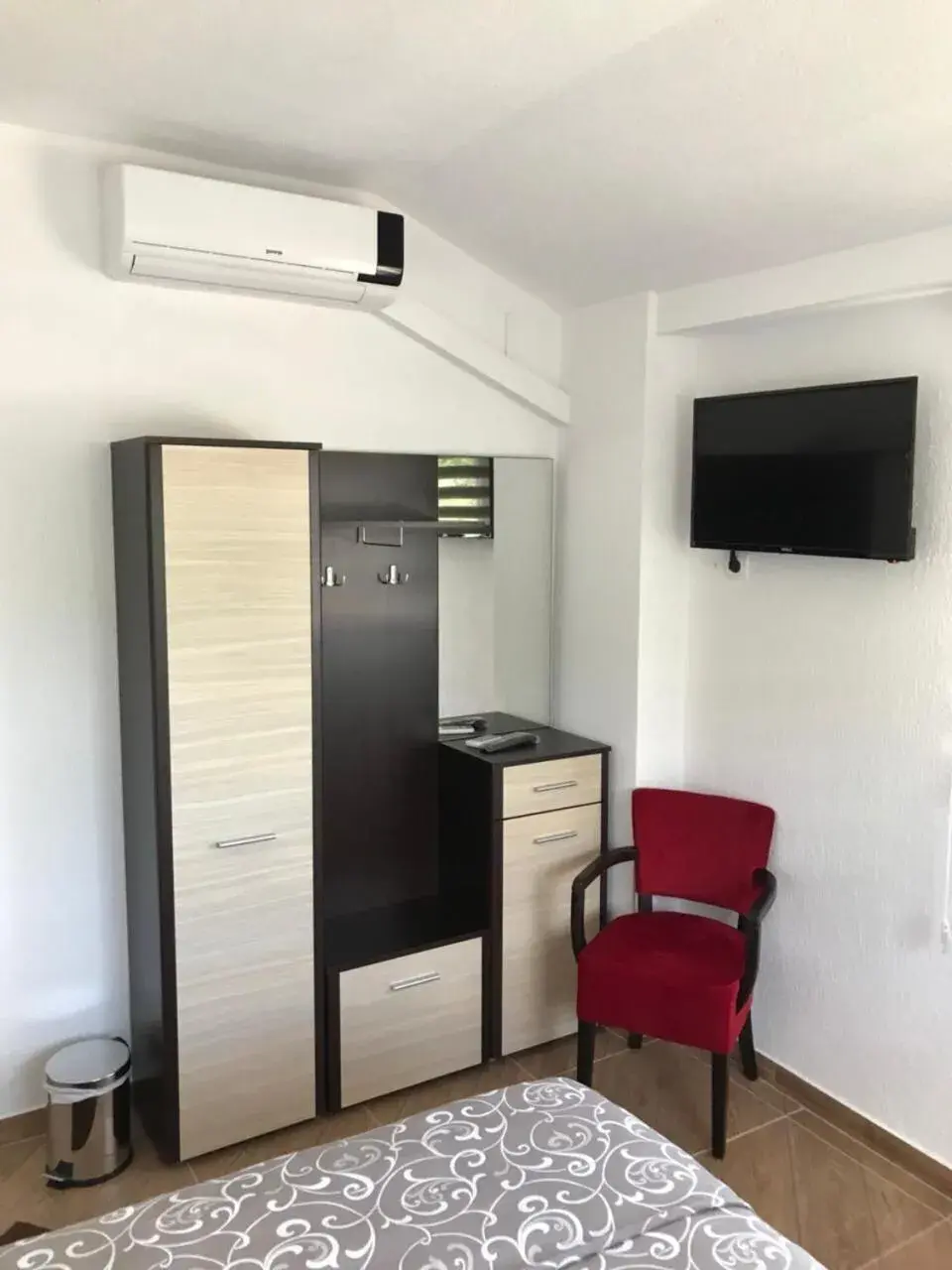 Double Room with Private Bathroom - single occupancy in Becar Pyramid Rooms Double Room with Private Bathroom - single occupancy in Becar Pyramid Rooms