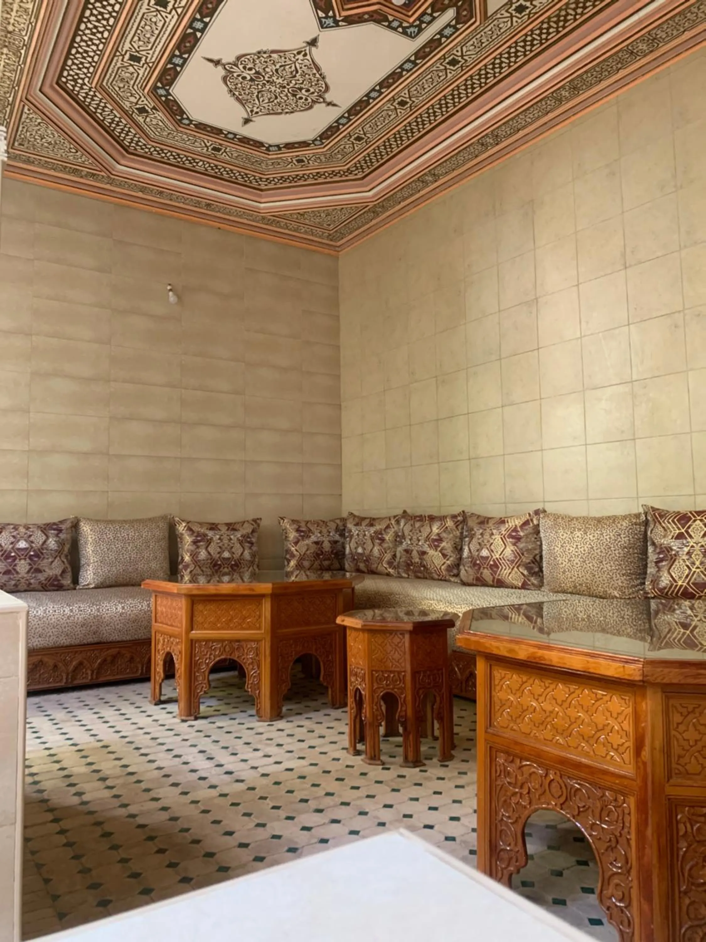 Riad Tidar by Phoenix