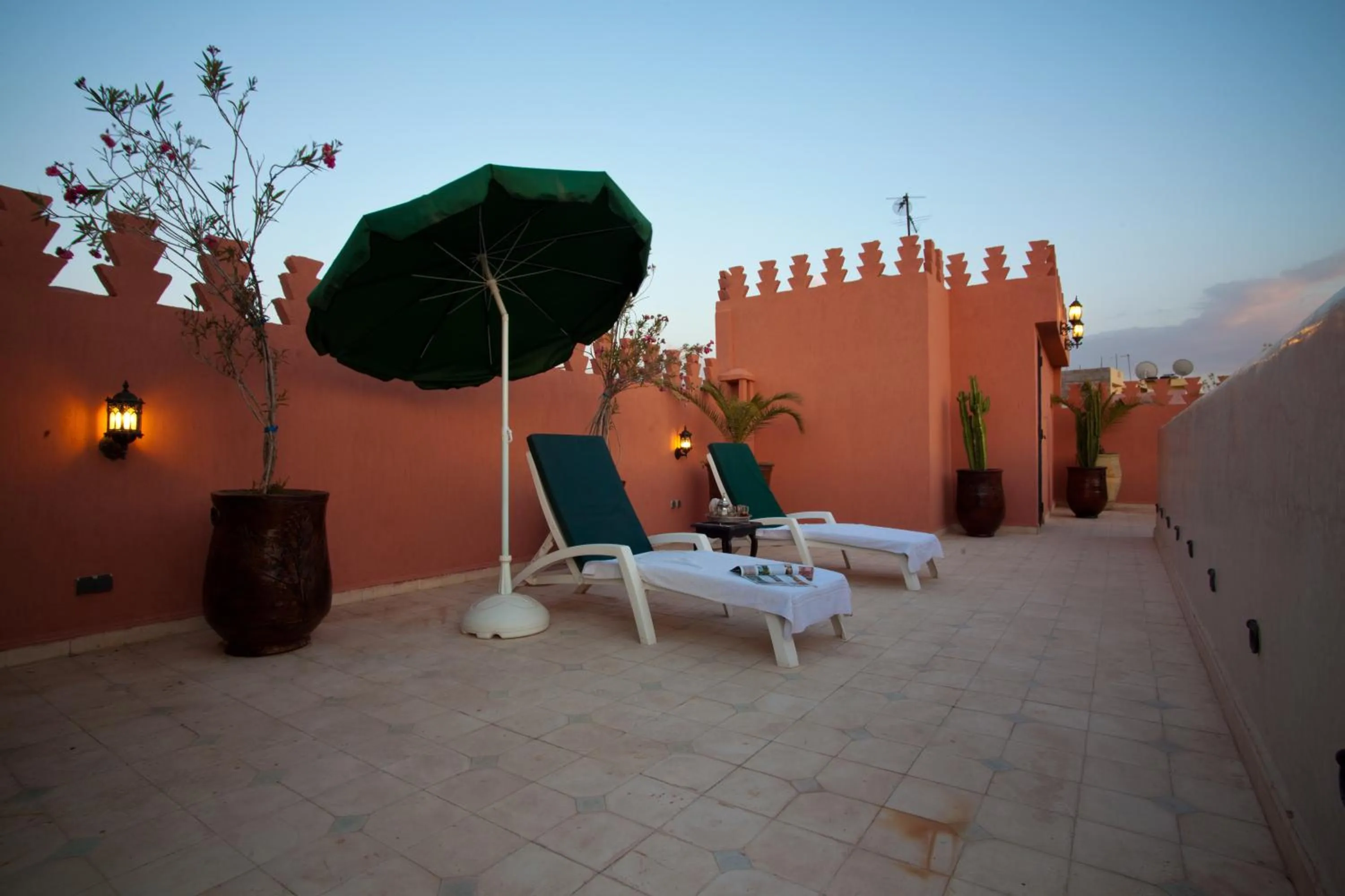 Riad Tidar by Phoenix