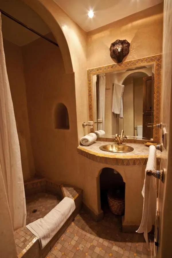 Riad Tidar by Phoenix