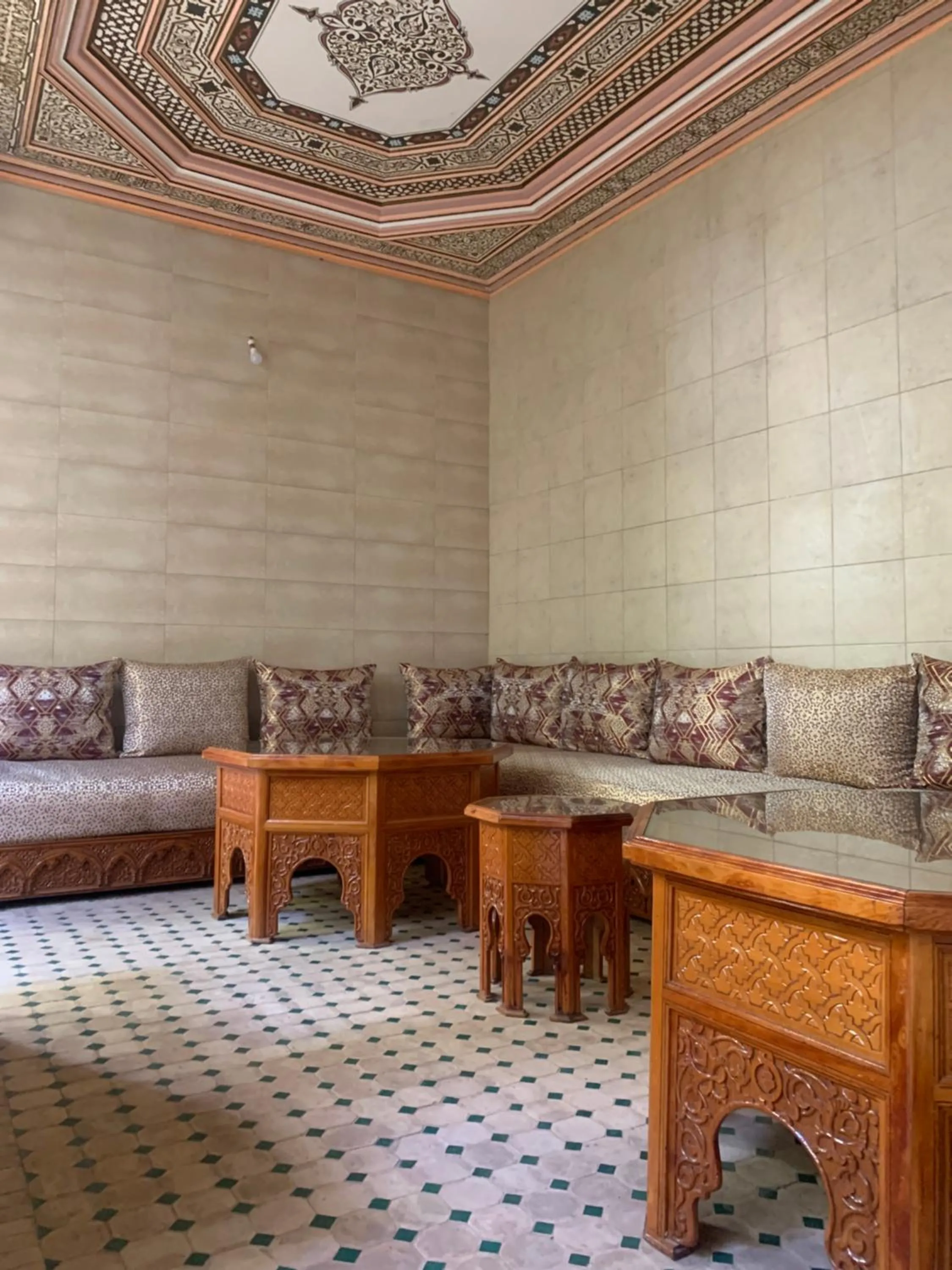 Riad Tidar by Phoenix