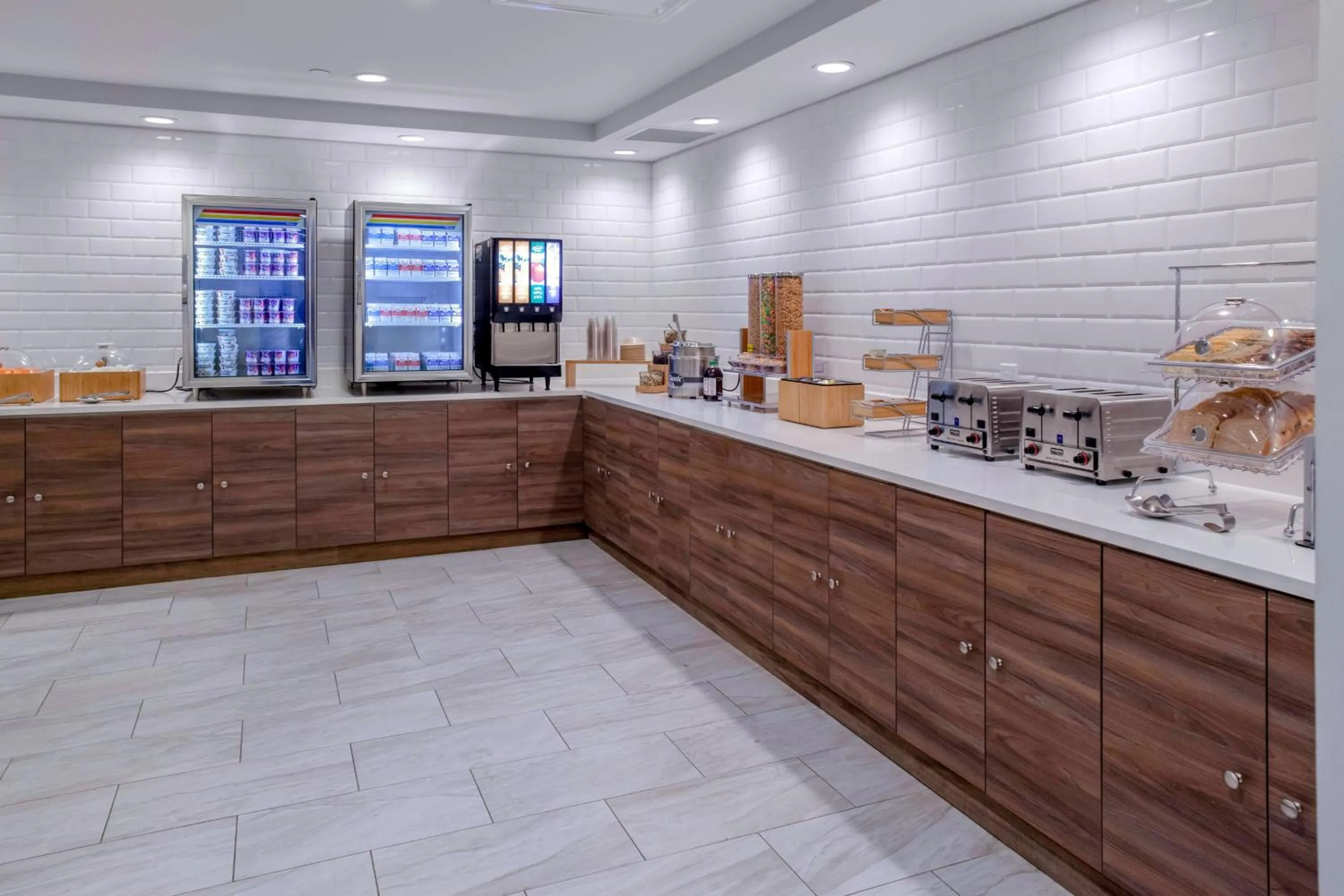 Breakfast in Fairfield Inn & Suites by Marriott Dallas Downtown