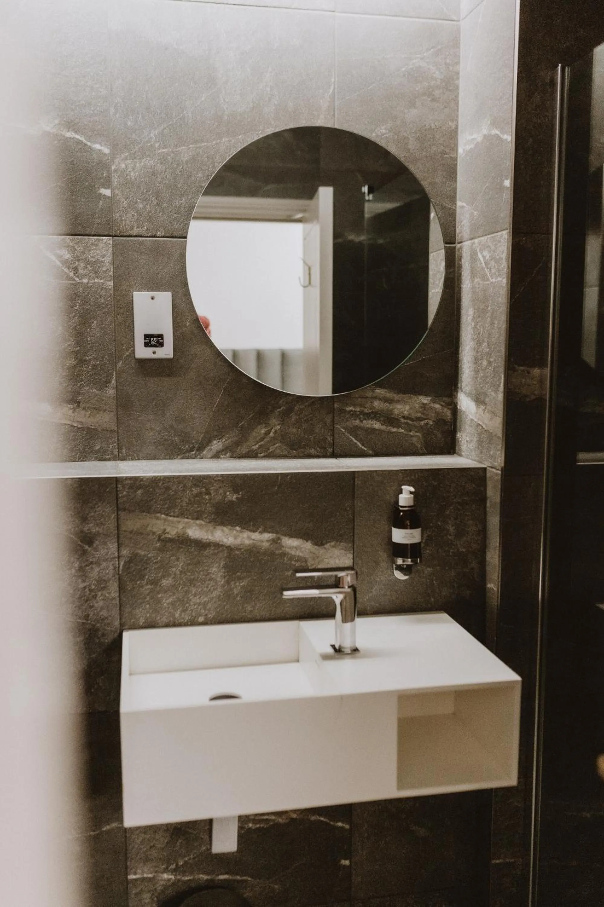 Shower in HIDEOUT Hotel